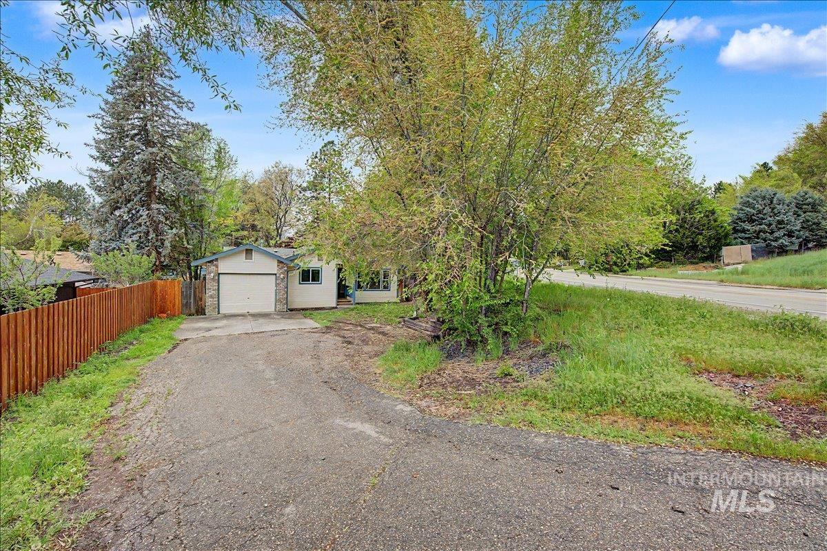 2501 W Hill Rd, Boise, Idaho 83702, 3 Bedrooms, 2 Bathrooms, Residential For Sale, Price $544,900, 98980489