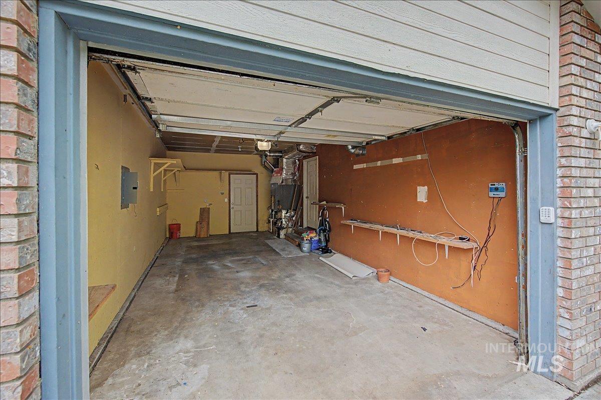 2501 W Hill Rd, Boise, Idaho 83702, 3 Bedrooms, 2 Bathrooms, Residential For Sale, Price $544,900, 98980489