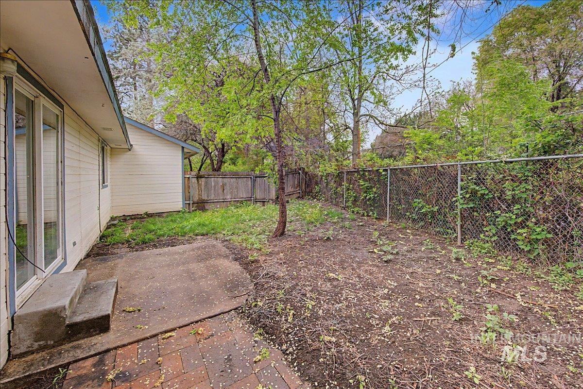 2501 W Hill Rd, Boise, Idaho 83702, 3 Bedrooms, 2 Bathrooms, Residential For Sale, Price $544,900, 98980489