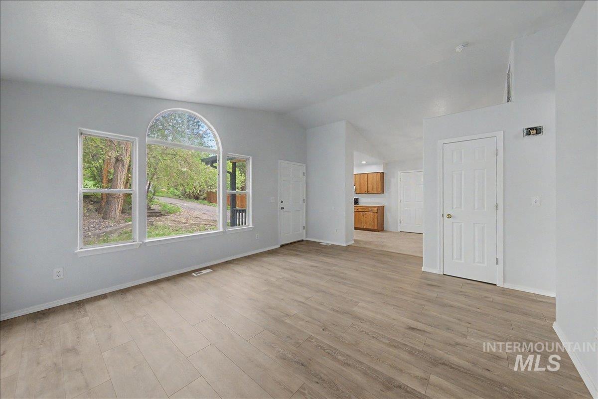 2501 W Hill Rd, Boise, Idaho 83702, 3 Bedrooms, 2 Bathrooms, Residential For Sale, Price $544,900, 98980489