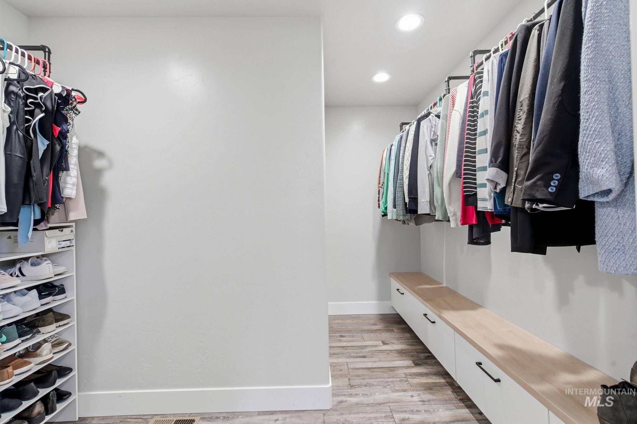 9888 W Campville, Boise, Idaho 83709, 4 Bedrooms, 2.5 Bathrooms, Residential For Sale, Price $515,000,MLS 98980494