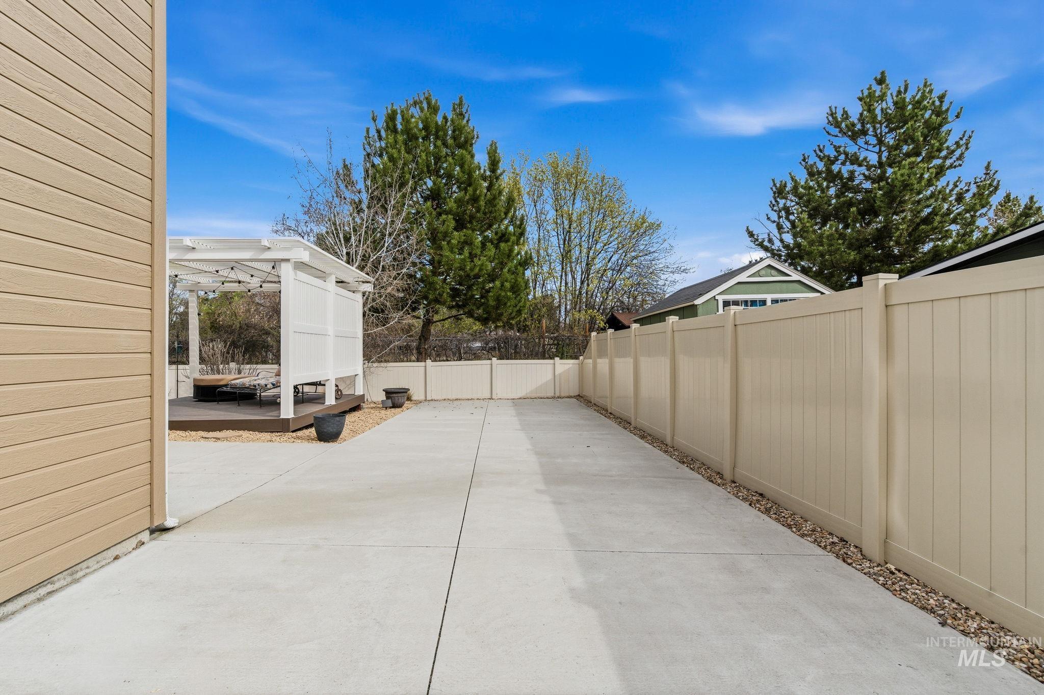 9888 W Campville, Boise, Idaho 83709, 4 Bedrooms, 2.5 Bathrooms, Residential For Sale, Price $515,000,MLS 98980494