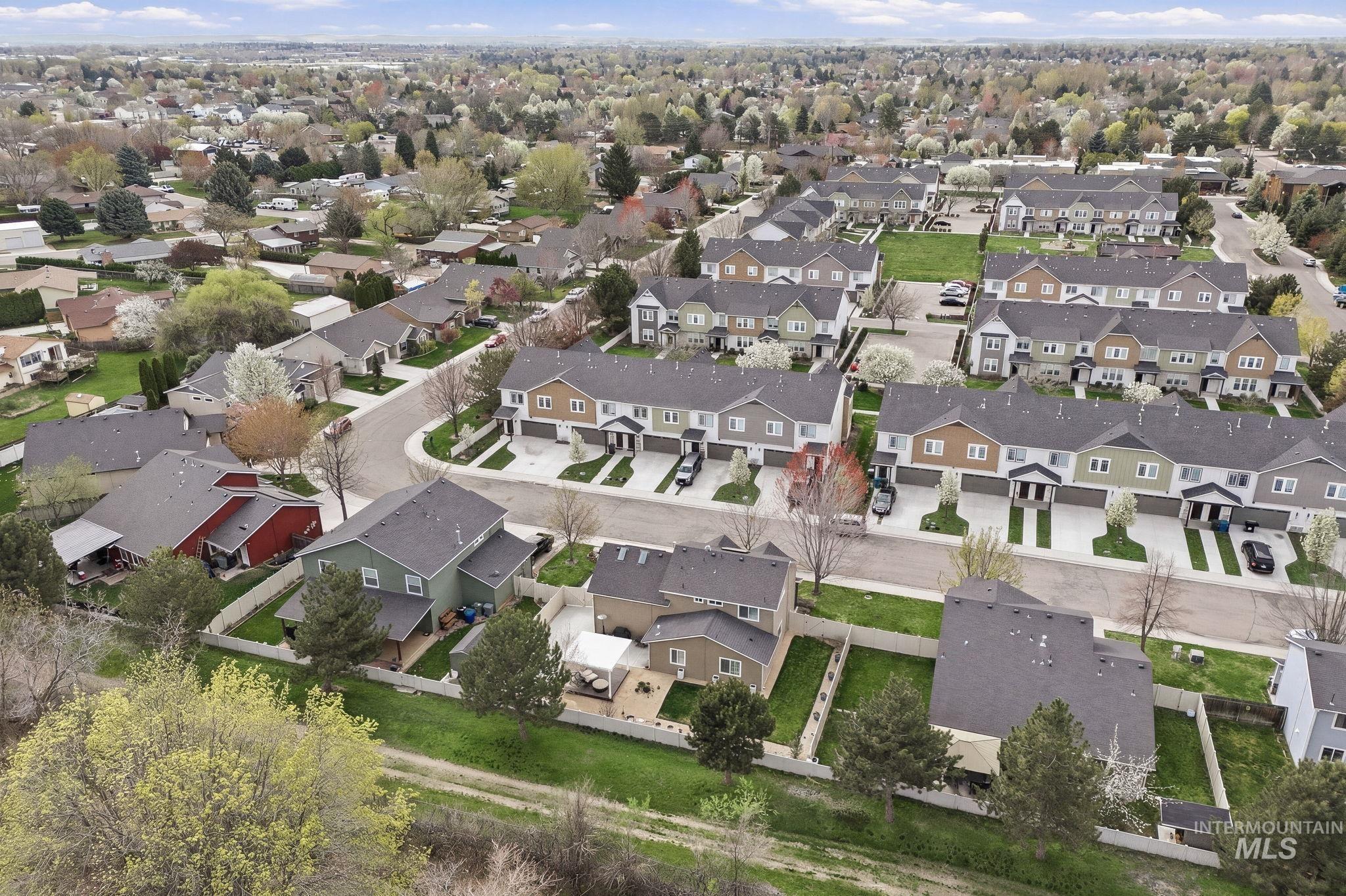 9888 W Campville, Boise, Idaho 83709, 4 Bedrooms, 2.5 Bathrooms, Residential For Sale, Price $515,000,MLS 98980494