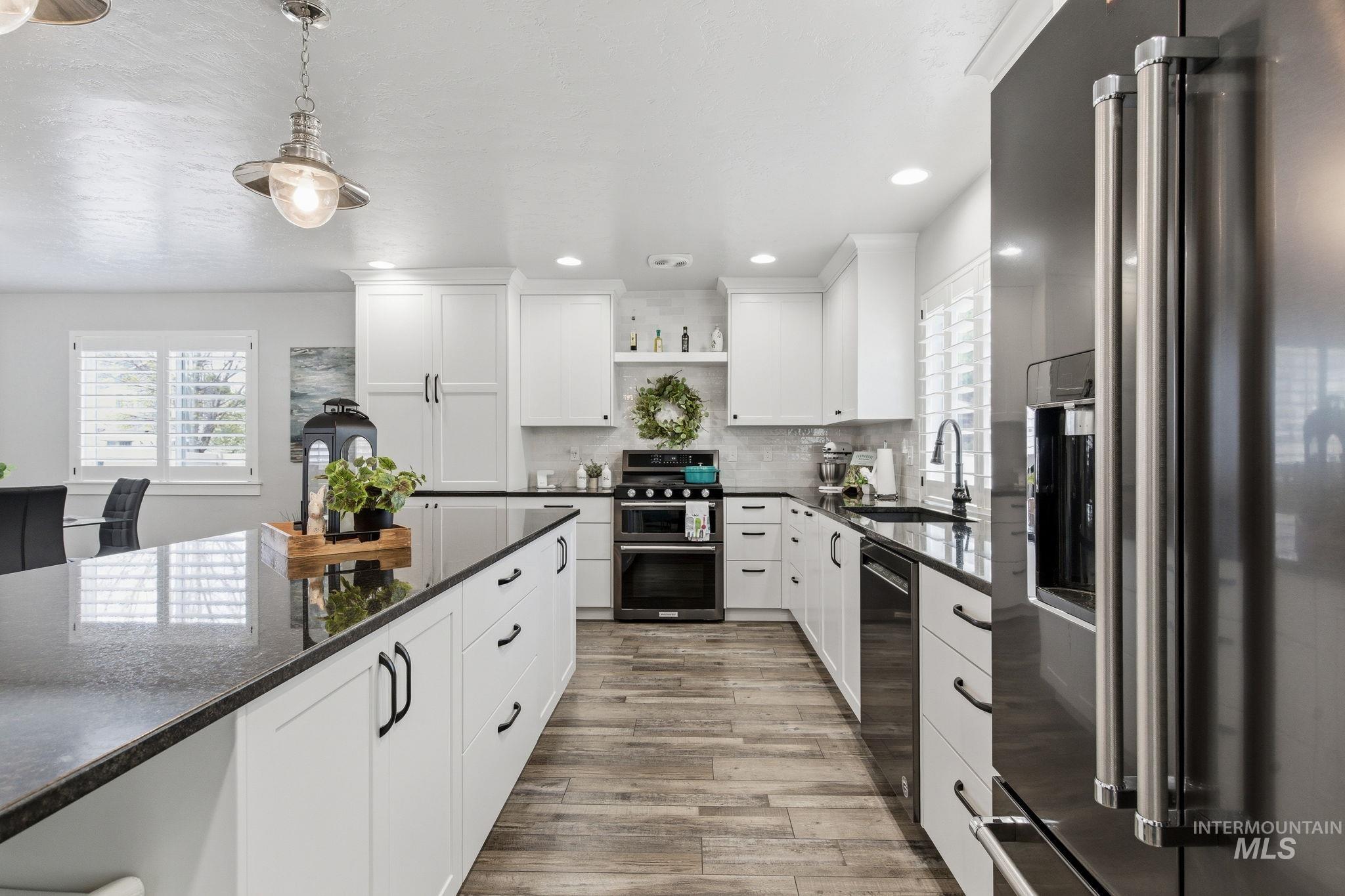 9888 W Campville, Boise, Idaho 83709, 4 Bedrooms, 2.5 Bathrooms, Residential For Sale, Price $515,000,MLS 98980494