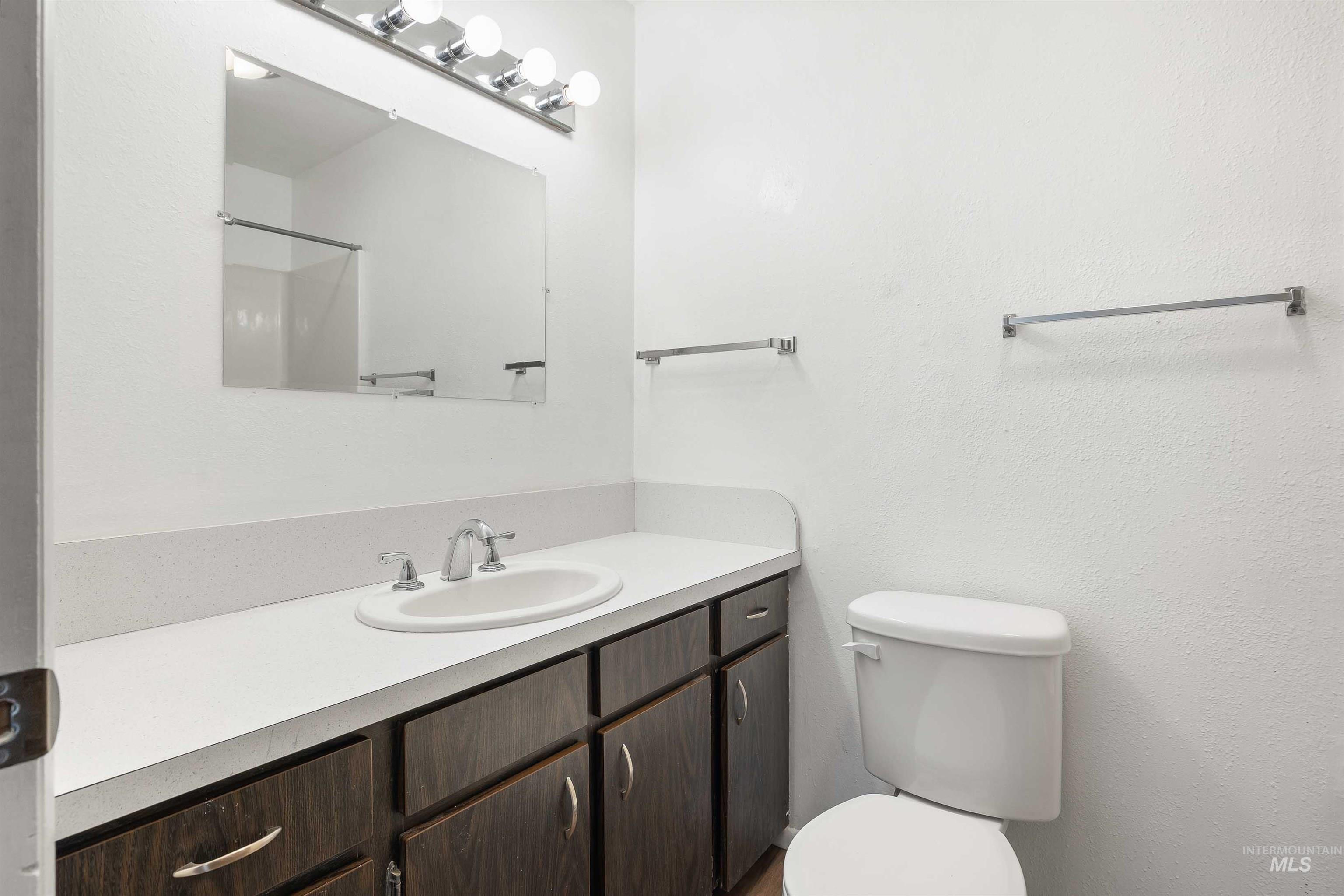 1088 Trotter Dr, Twin Falls, Idaho 83301-6966, 4 Bedrooms, 3 Bathrooms, Residential For Sale, Price $420,000,MLS 98980495