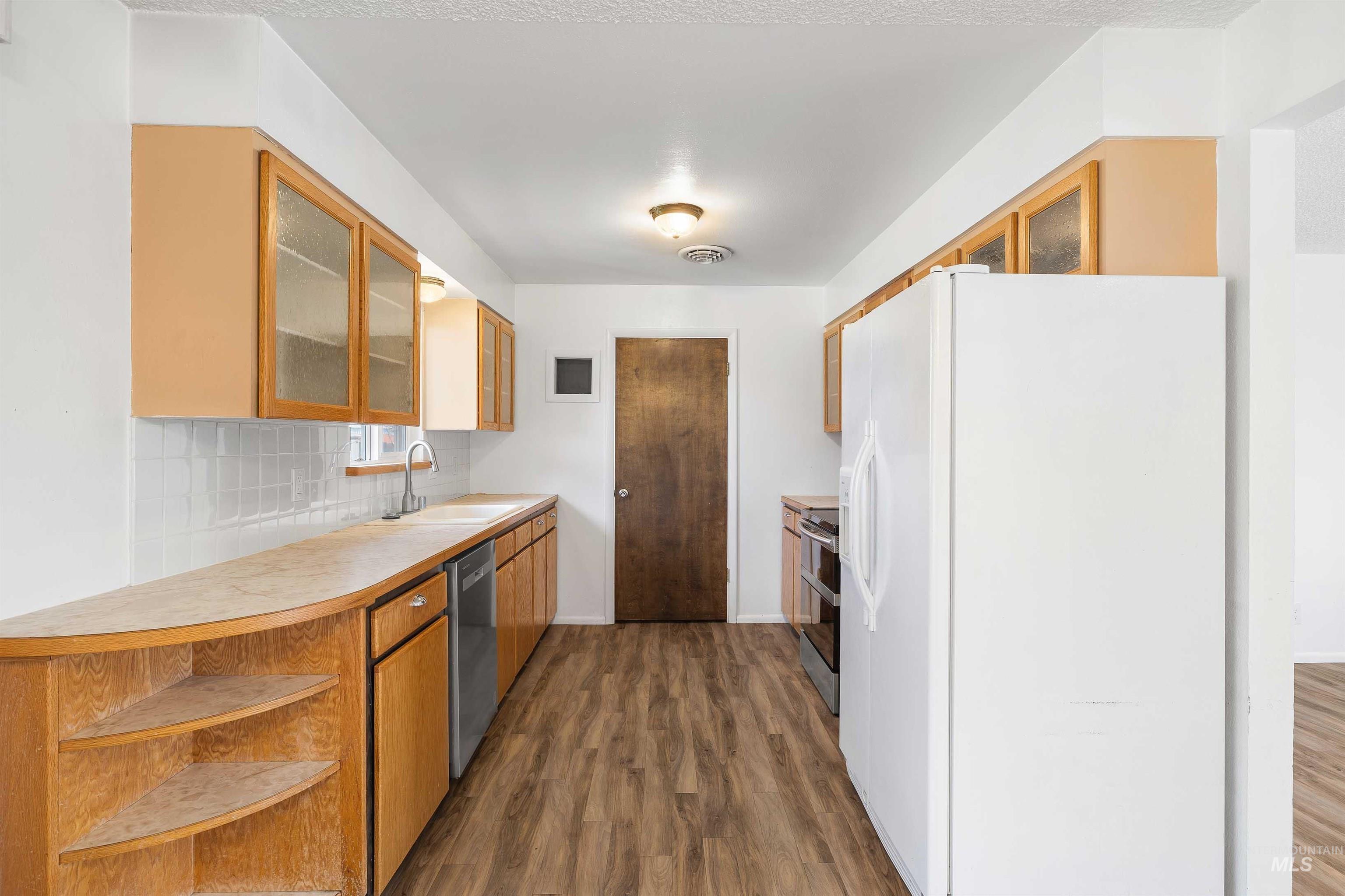 1088 Trotter Dr, Twin Falls, Idaho 83301-6966, 4 Bedrooms, 3 Bathrooms, Residential For Sale, Price $420,000,MLS 98980495