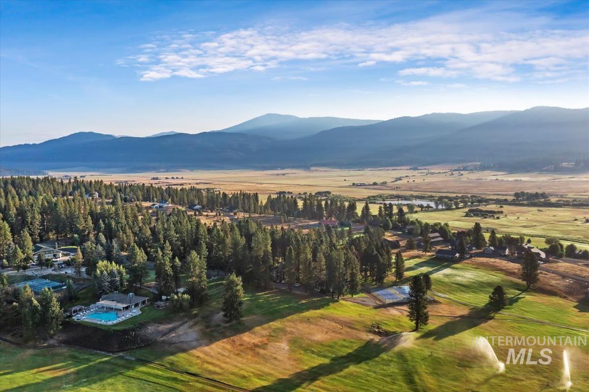 2981 Kimberland Drive, New Meadows, Idaho 83654, 2 Bedrooms, 3 Bathrooms, Residential For Sale, Price $449,900,MLS 98980496