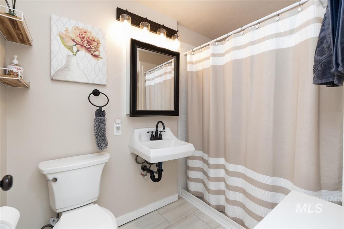 1114 NW 11th St, Meridian, Idaho 83642, 4 Bedrooms, 3 Bathrooms, Residential For Sale, Price $419,500,MLS 98980497