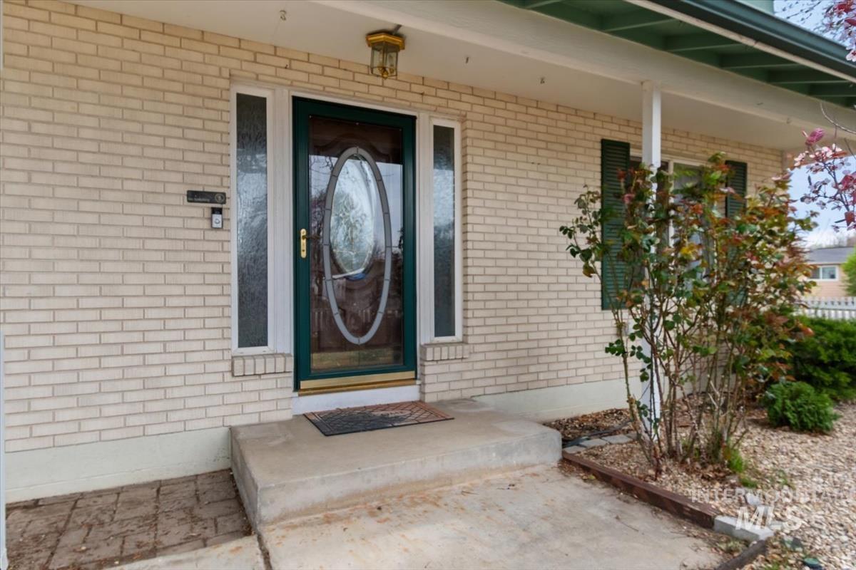 1114 NW 11th St, Meridian, Idaho 83642, 4 Bedrooms, 3 Bathrooms, Residential For Sale, Price $419,500,MLS 98980497