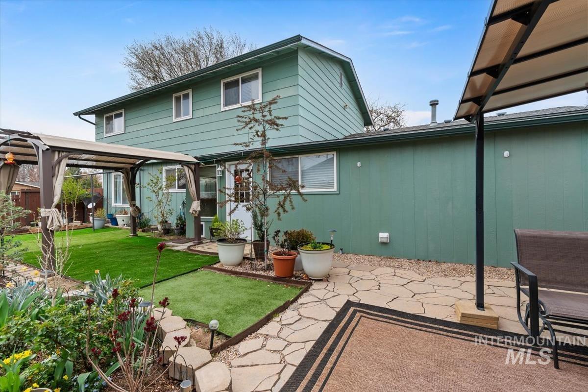 1114 NW 11th St, Meridian, Idaho 83642, 4 Bedrooms, 3 Bathrooms, Residential For Sale, Price $419,500,MLS 98980497