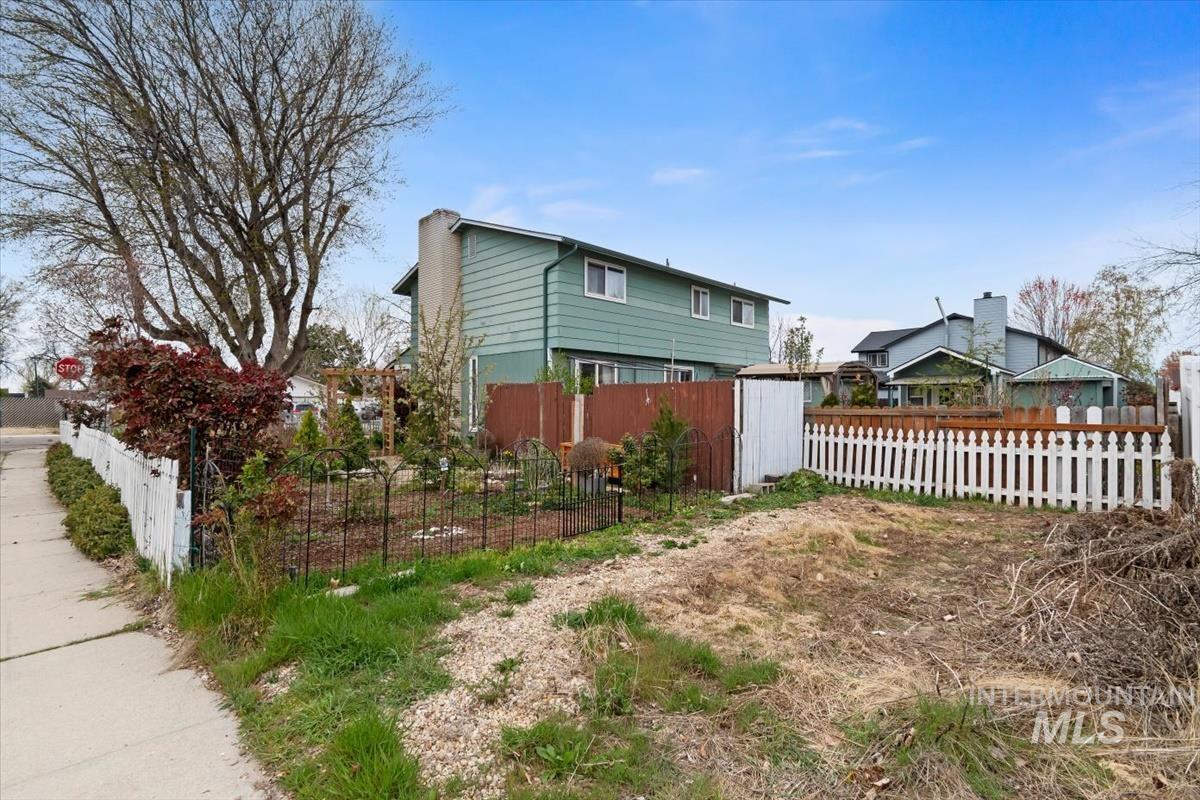 1114 NW 11th St, Meridian, Idaho 83642, 4 Bedrooms, 3 Bathrooms, Residential For Sale, Price $419,500,MLS 98980497