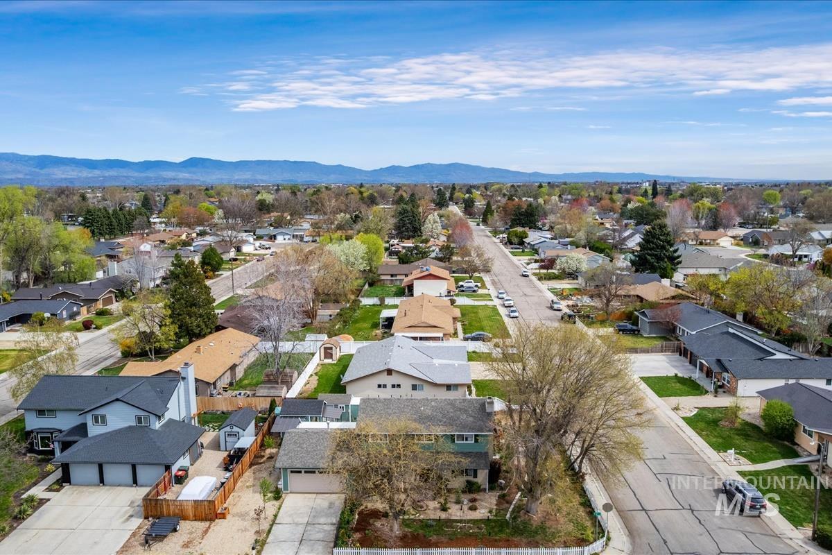 1114 NW 11th St, Meridian, Idaho 83642, 4 Bedrooms, 3 Bathrooms, Residential For Sale, Price $419,500,MLS 98980497