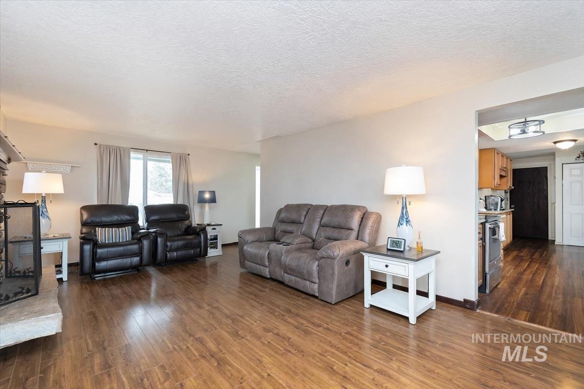 1114 NW 11th St, Meridian, Idaho 83642, 4 Bedrooms, 3 Bathrooms, Residential For Sale, Price $419,500,MLS 98980497