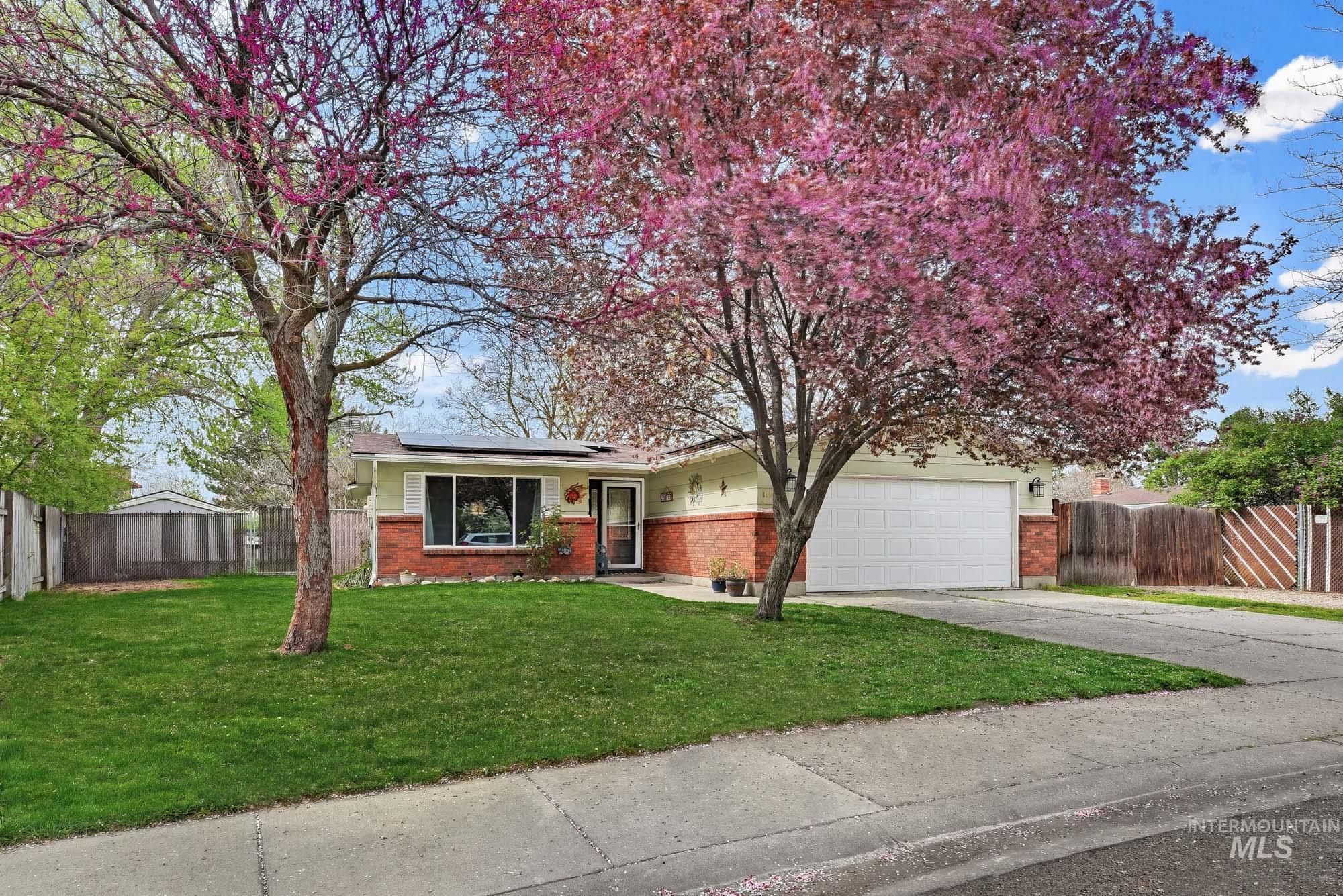 1995 N Wilmington Dr, Boise, Idaho 83704, 4 Bedrooms, 3 Bathrooms, Residential For Sale, Price $450,000,MLS 98980499