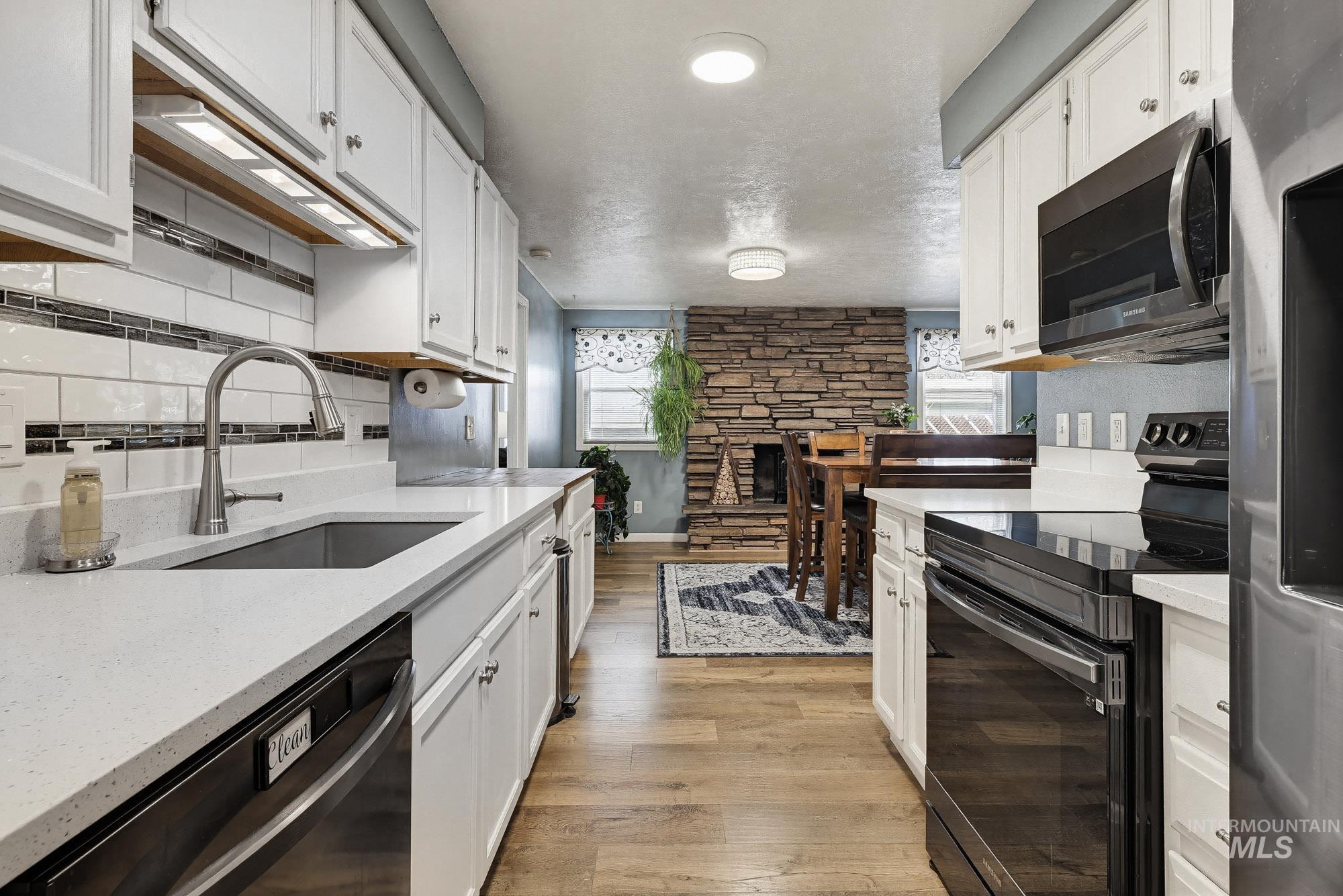 1995 N Wilmington Dr, Boise, Idaho 83704, 4 Bedrooms, 3 Bathrooms, Residential For Sale, Price $450,000,MLS 98980499