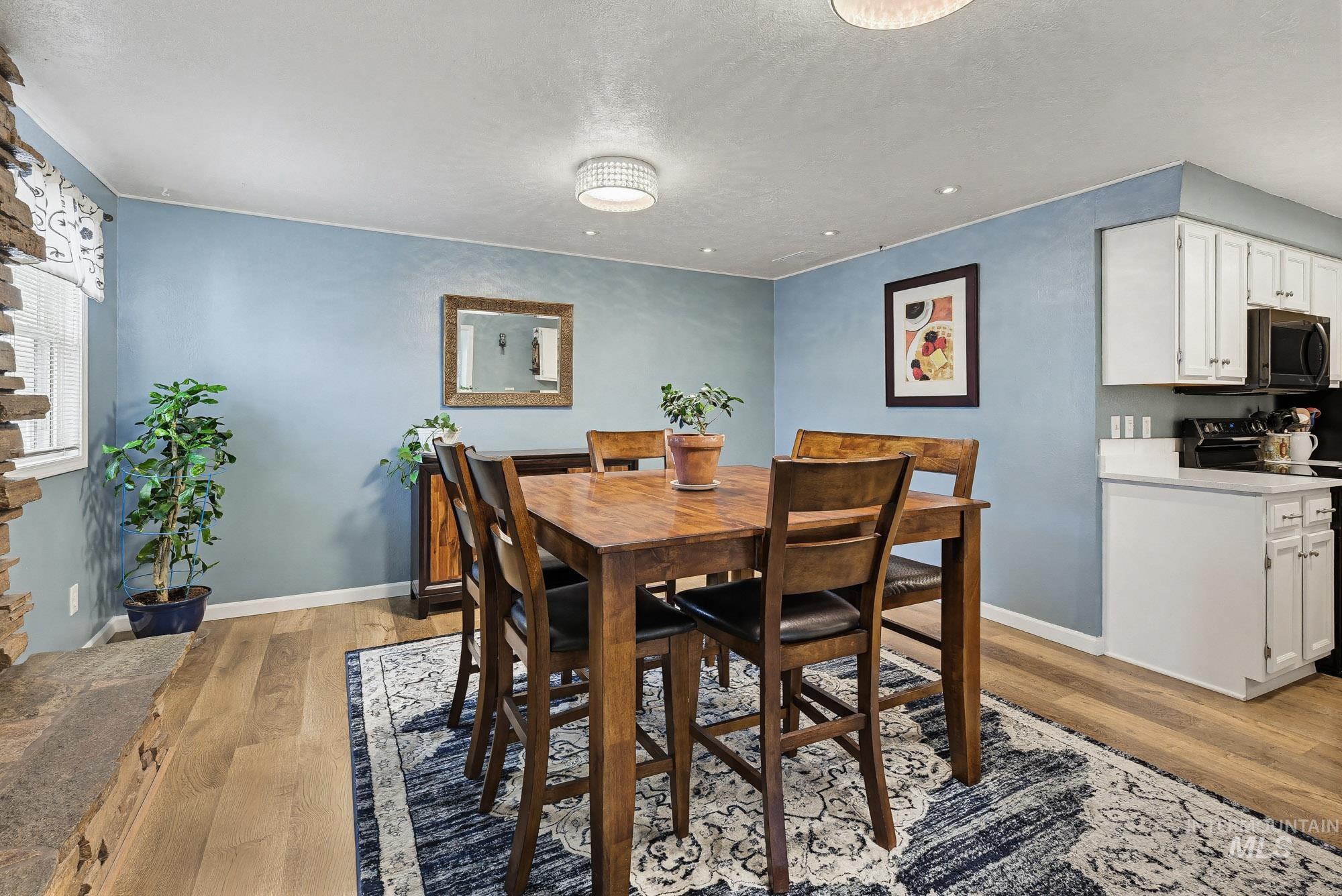 1995 N Wilmington Dr, Boise, Idaho 83704, 4 Bedrooms, 3 Bathrooms, Residential For Sale, Price $450,000,MLS 98980499