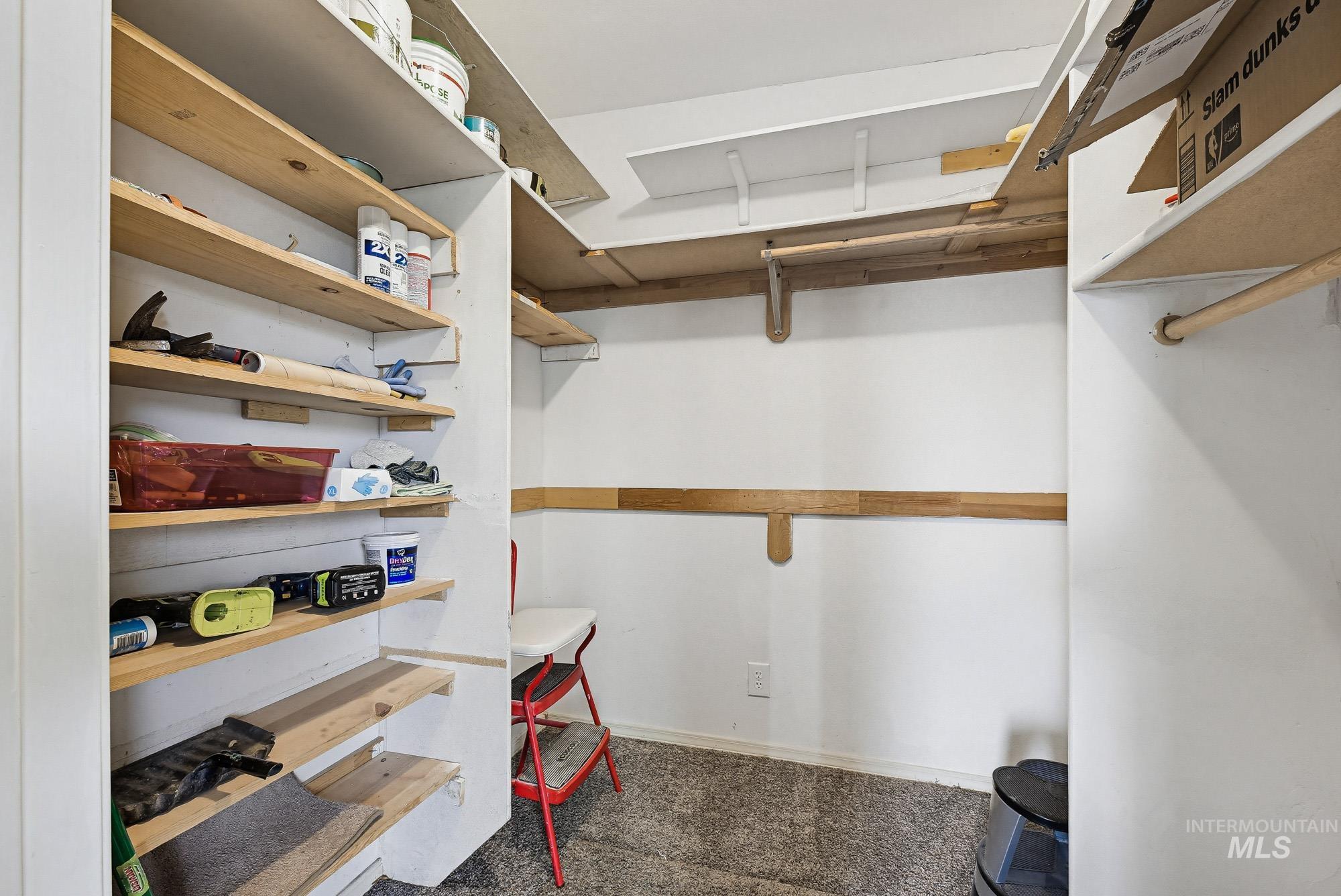 1995 N Wilmington Dr, Boise, Idaho 83704, 4 Bedrooms, 3 Bathrooms, Residential For Sale, Price $450,000,MLS 98980499