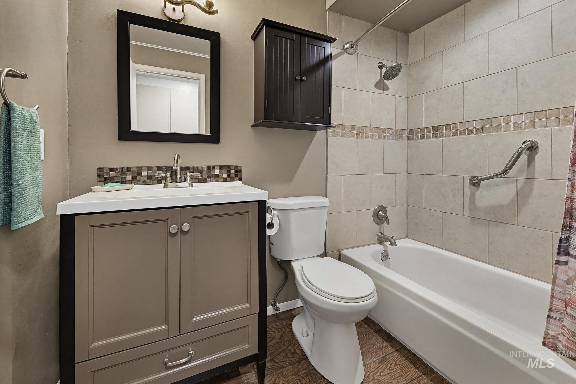 1995 N Wilmington Dr, Boise, Idaho 83704, 4 Bedrooms, 3 Bathrooms, Residential For Sale, Price $450,000,MLS 98980499