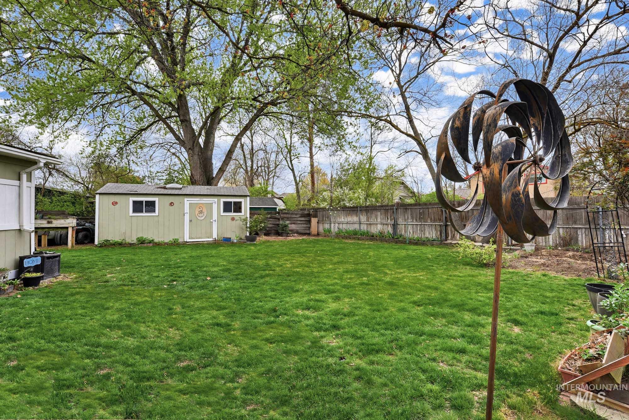 1995 N Wilmington Dr, Boise, Idaho 83704, 4 Bedrooms, 3 Bathrooms, Residential For Sale, Price $450,000,MLS 98980499