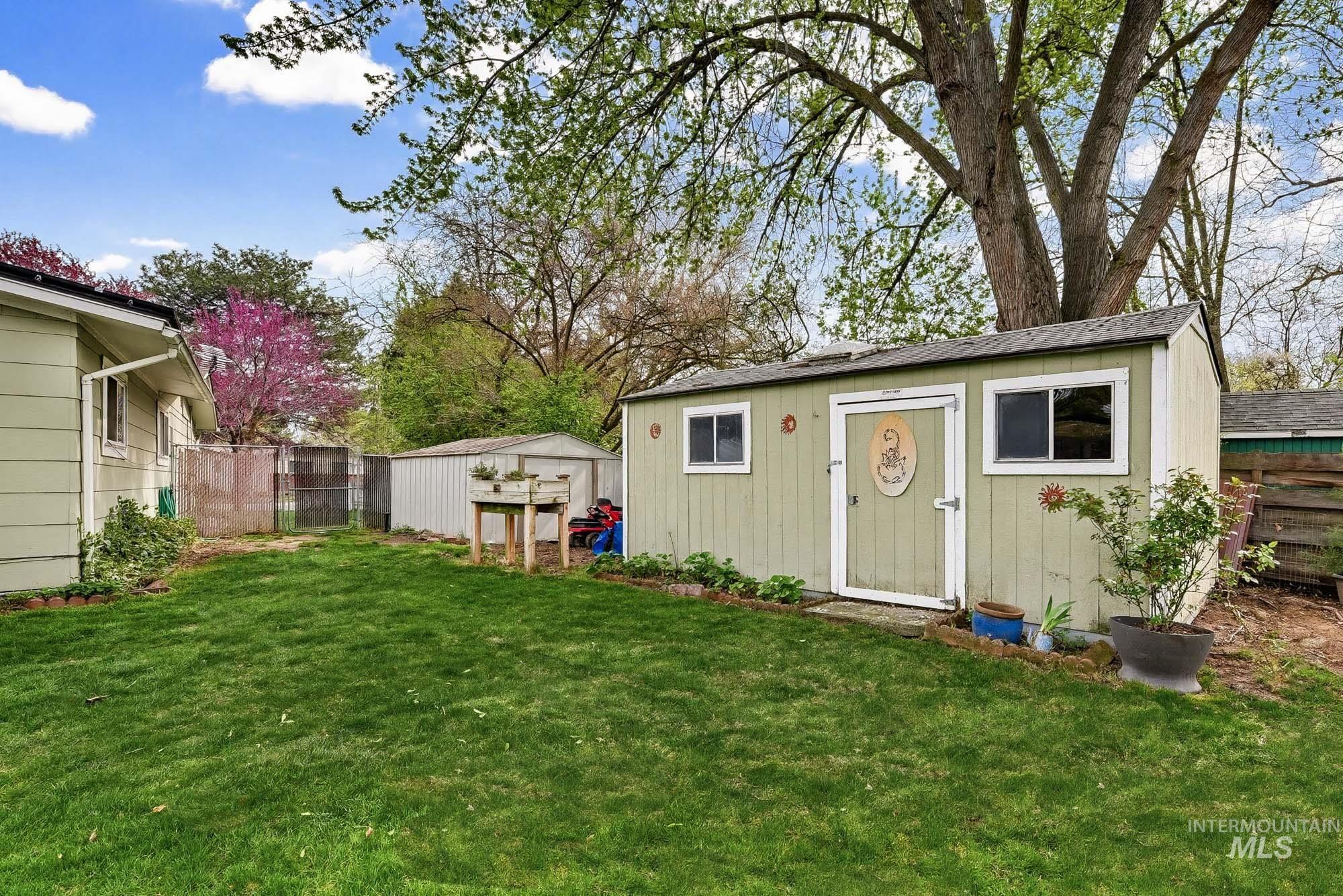 1995 N Wilmington Dr, Boise, Idaho 83704, 4 Bedrooms, 3 Bathrooms, Residential For Sale, Price $450,000,MLS 98980499