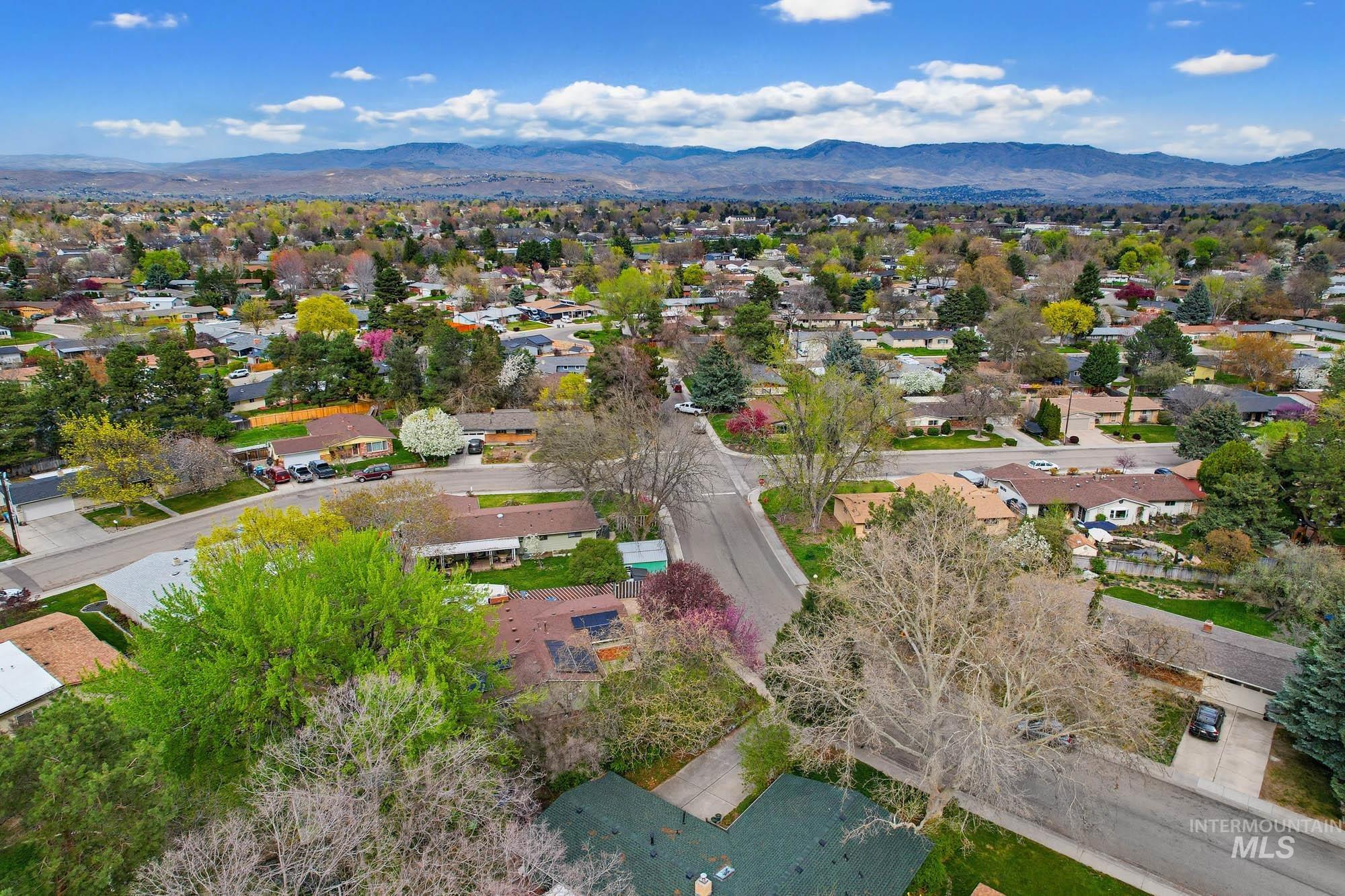 1995 N Wilmington Dr, Boise, Idaho 83704, 4 Bedrooms, 3 Bathrooms, Residential For Sale, Price $450,000,MLS 98980499