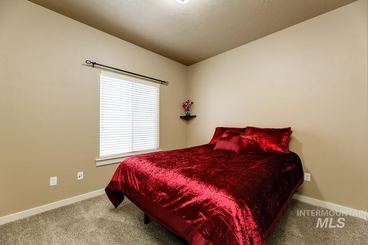 2512 N Tweedbrook Avenue, Meridian, Idaho 83646, 3 Bedrooms, 2 Bathrooms, Residential For Sale, Price $445,000,MLS 98980500