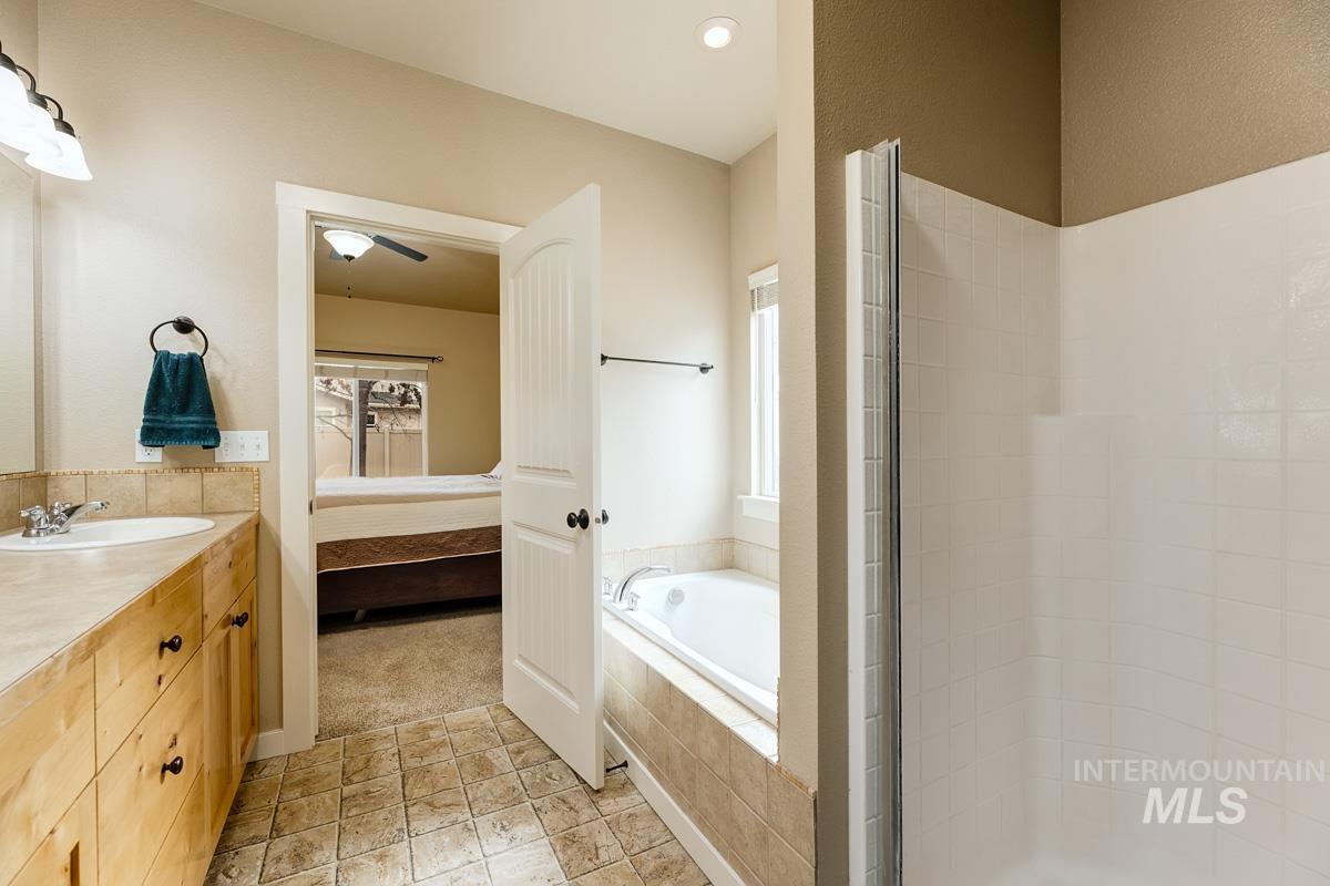 2512 N Tweedbrook Avenue, Meridian, Idaho 83646, 3 Bedrooms, 2 Bathrooms, Residential For Sale, Price $445,000,MLS 98980500