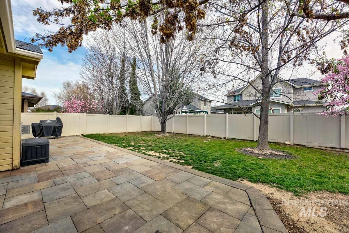 2512 N Tweedbrook Avenue, Meridian, Idaho 83646, 3 Bedrooms, 2 Bathrooms, Residential For Sale, Price $445,000,MLS 98980500