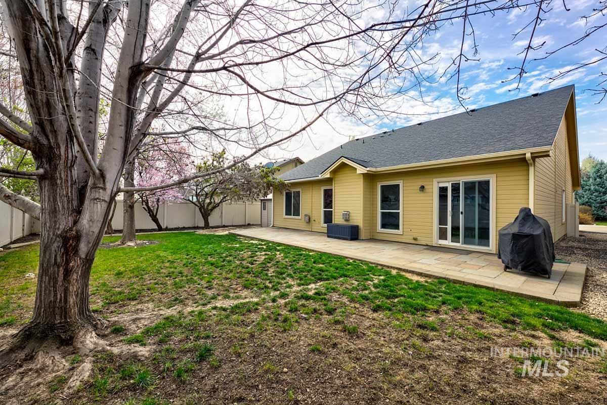 2512 N Tweedbrook Avenue, Meridian, Idaho 83646, 3 Bedrooms, 2 Bathrooms, Residential For Sale, Price $445,000,MLS 98980500