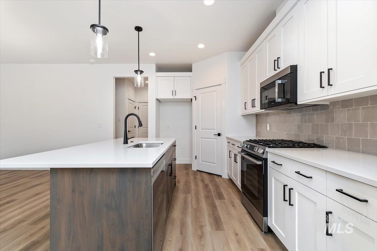 752 S Calhoun, Star, Idaho 83669, 3 Bedrooms, 2.5 Bathrooms, Residential For Sale, Price $434,880,MLS 98980502