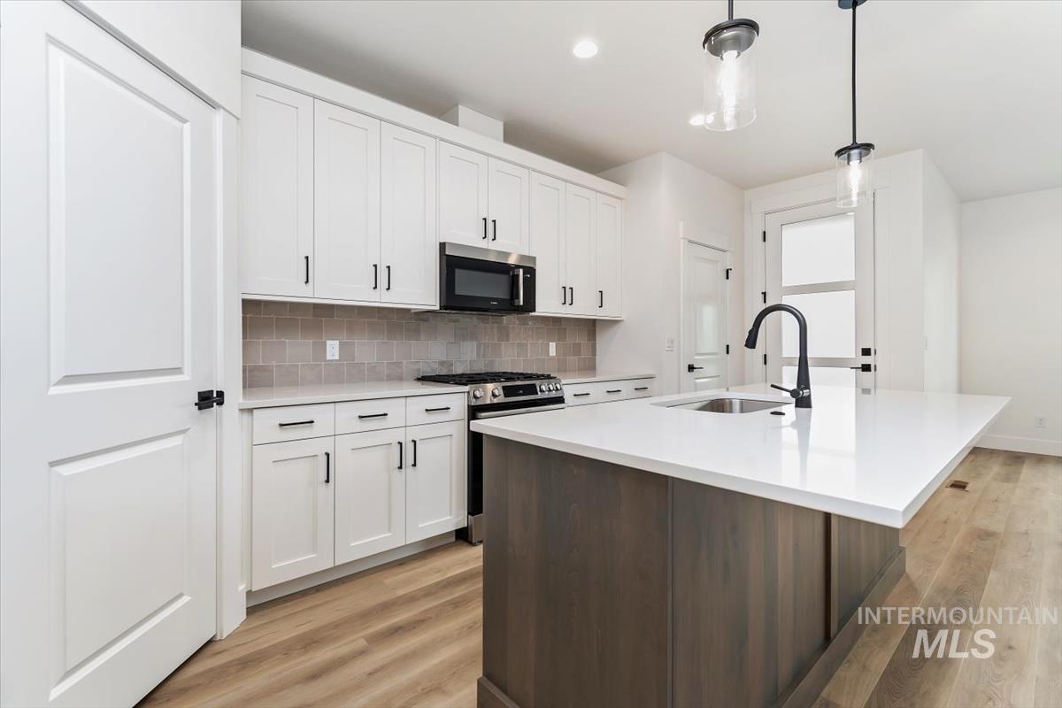 752 S Calhoun, Star, Idaho 83669, 3 Bedrooms, 2.5 Bathrooms, Residential For Sale, Price $428,880, 98980502
