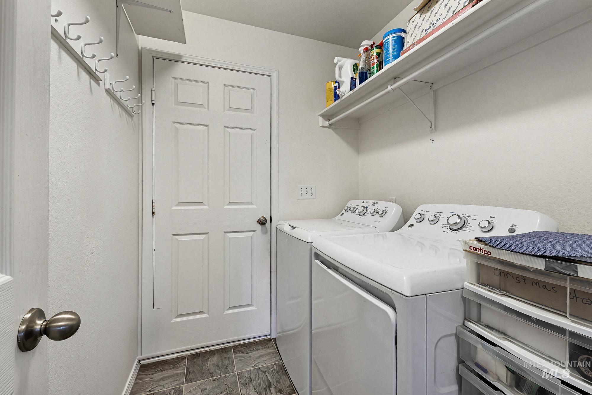 1244 N Pyrite Avenue, Kuna, Idaho 83634, 3 Bedrooms, 2 Bathrooms, Residential For Sale, Price $379,900,MLS 98980504