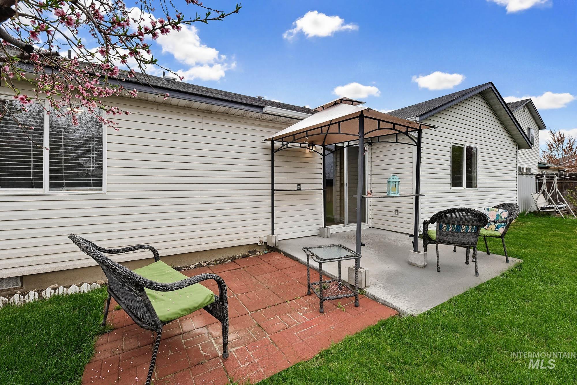 1244 N Pyrite Avenue, Kuna, Idaho 83634, 3 Bedrooms, 2 Bathrooms, Residential For Sale, Price $379,900,MLS 98980504