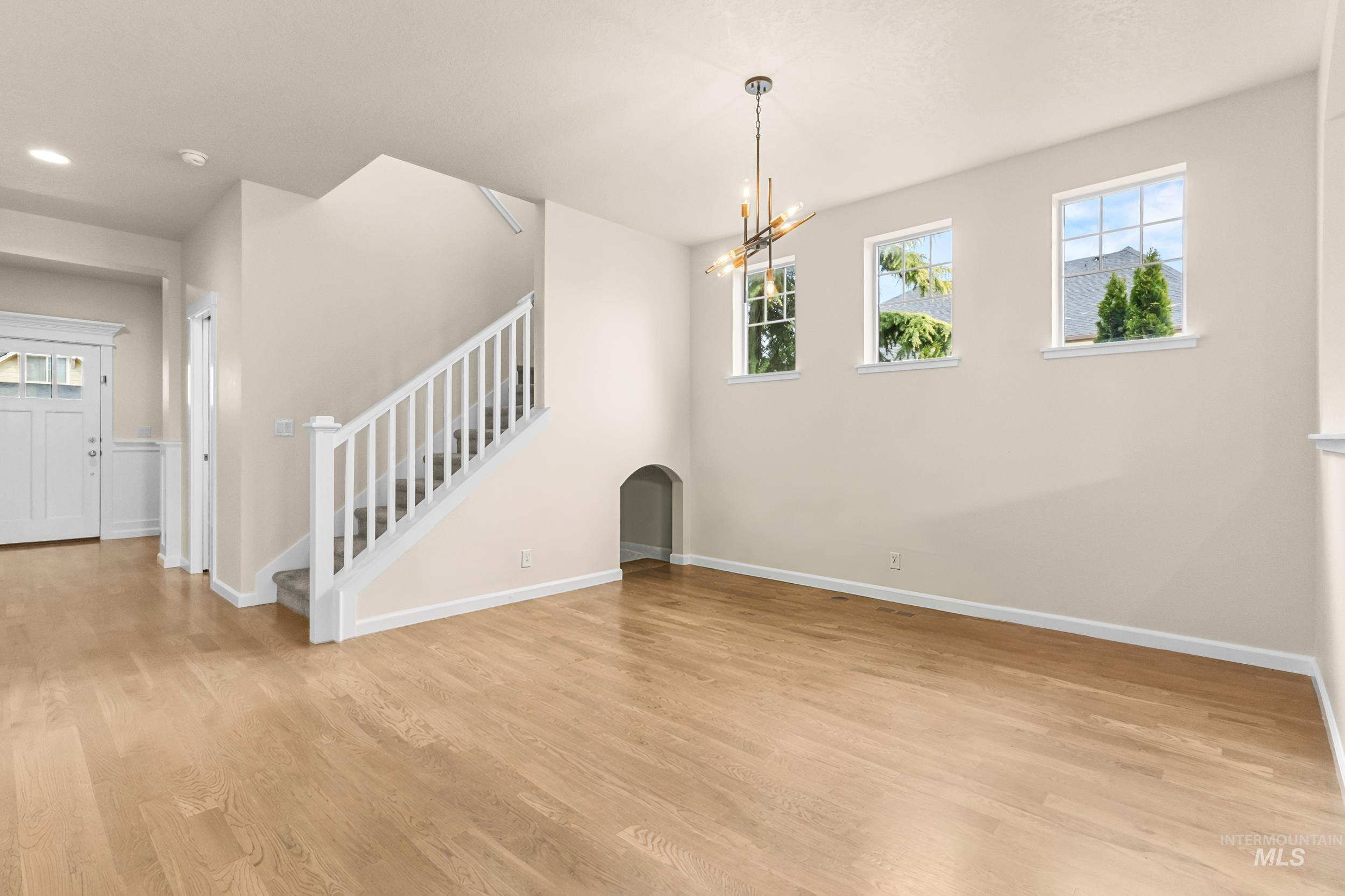 815 W Arnaz, Meridian, Idaho 83646, 5 Bedrooms, 2.5 Bathrooms, Residential For Sale, Price $749,000, 98980506