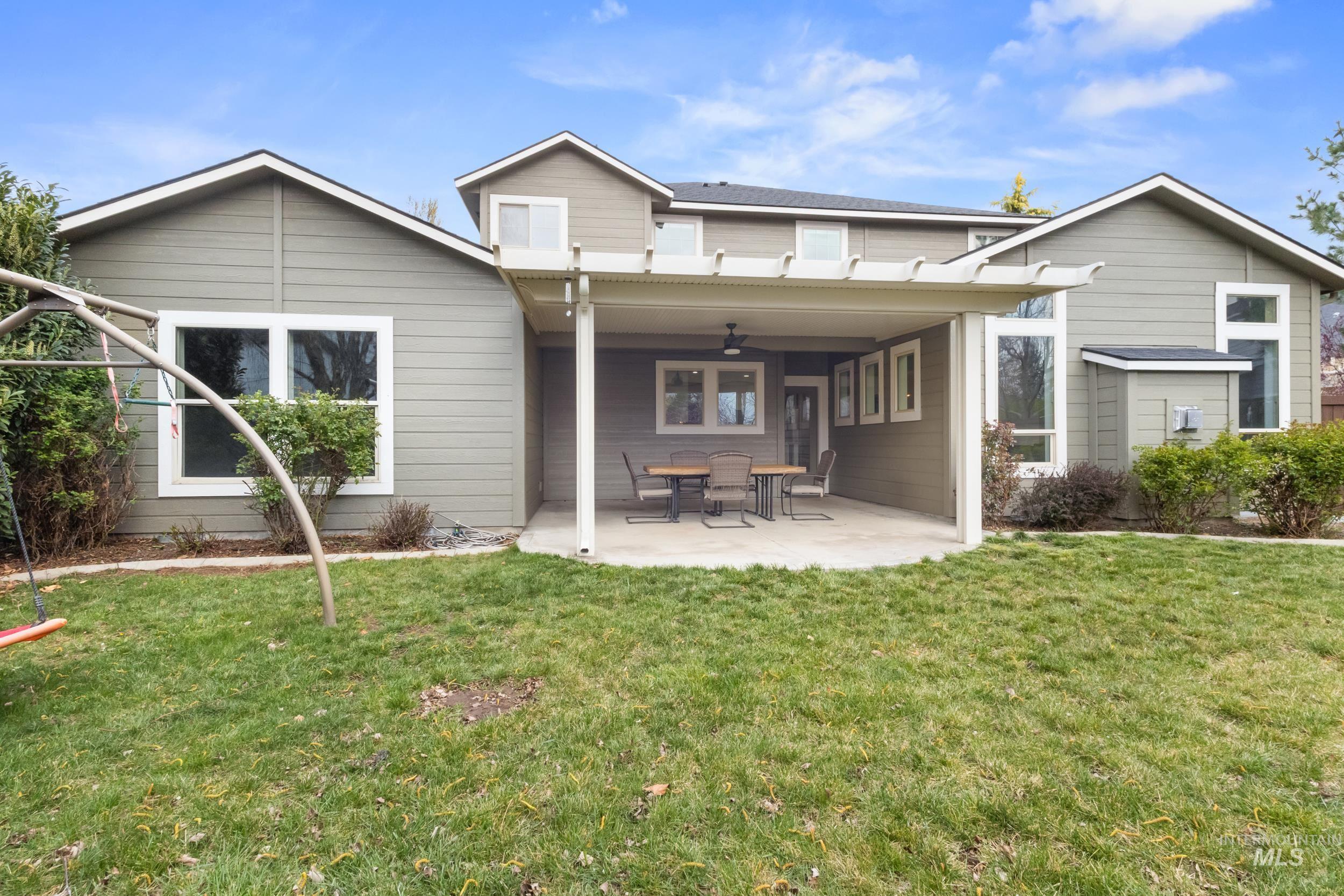 815 W Arnaz, Meridian, Idaho 83646, 5 Bedrooms, 2.5 Bathrooms, Residential For Sale, Price $749,000, 98980506