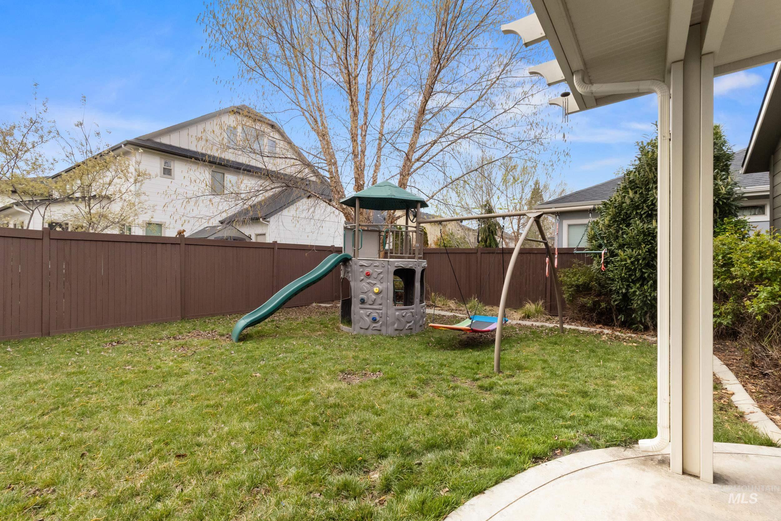 815 W Arnaz, Meridian, Idaho 83646, 5 Bedrooms, 2.5 Bathrooms, Residential For Sale, Price $749,000, 98980506