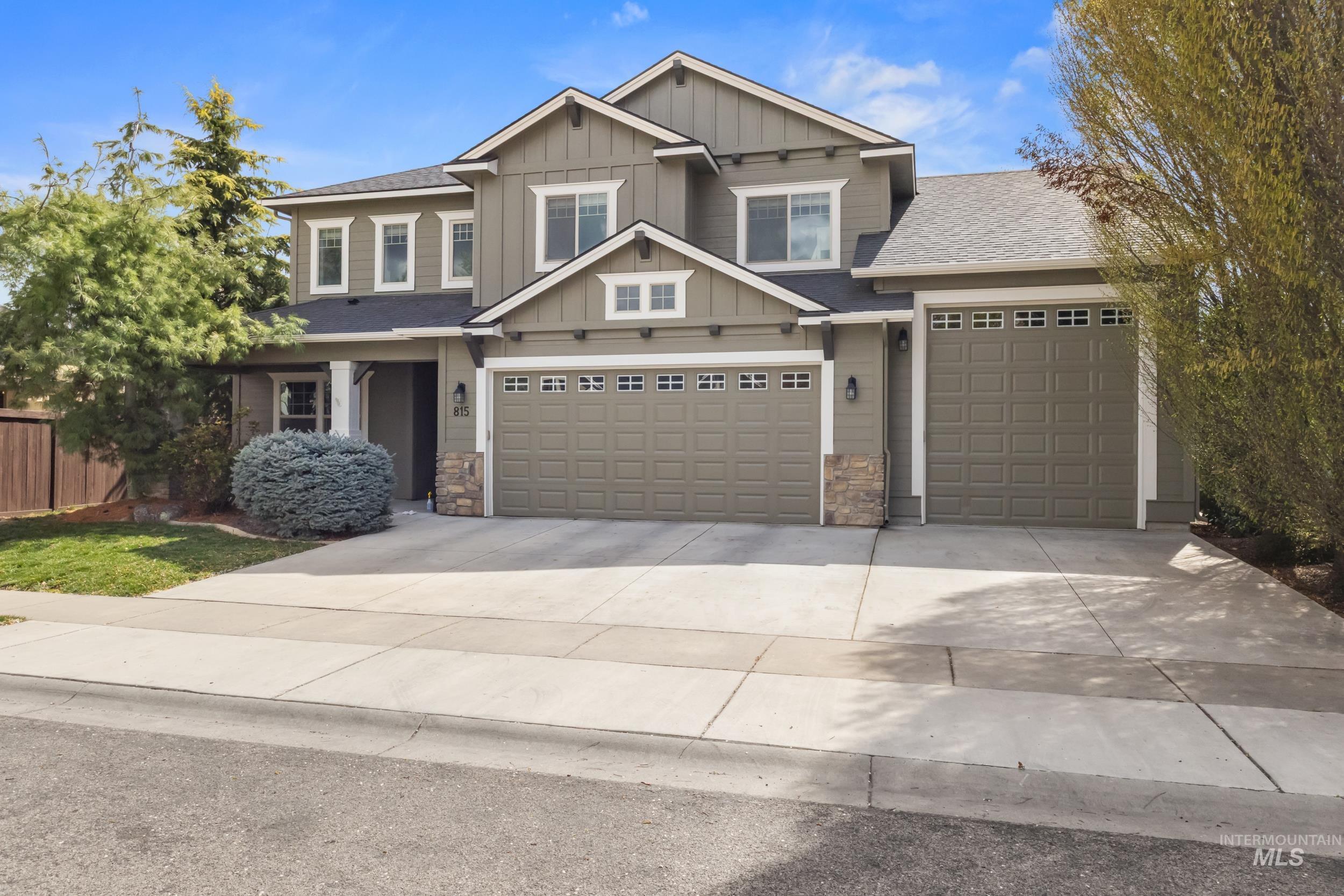 815 W Arnaz, Meridian, Idaho 83646, 5 Bedrooms, 2.5 Bathrooms, Residential For Sale, Price $749,000, 98980506