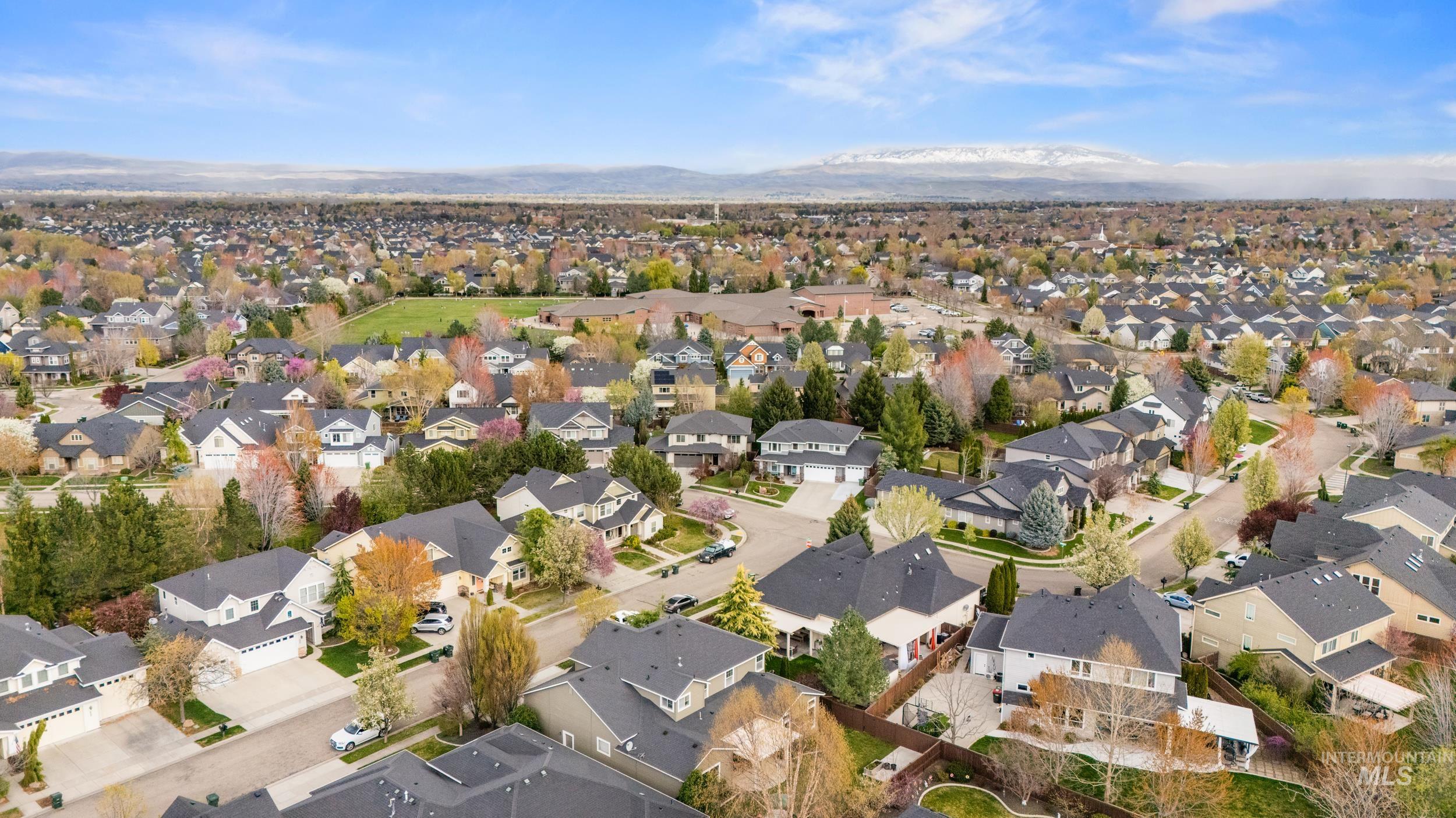 815 W Arnaz, Meridian, Idaho 83646, 5 Bedrooms, 2.5 Bathrooms, Residential For Sale, Price $749,000, 98980506