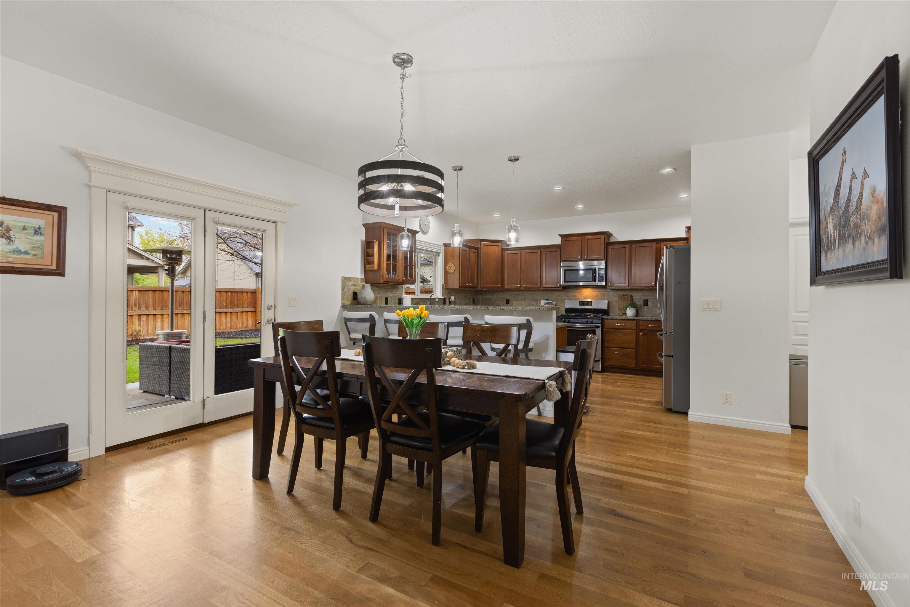 891 E Silver Torch St, Meridian, Idaho 83646, 5 Bedrooms, 2.5 Bathrooms, Residential For Sale, Price $699,000,MLS 98980508