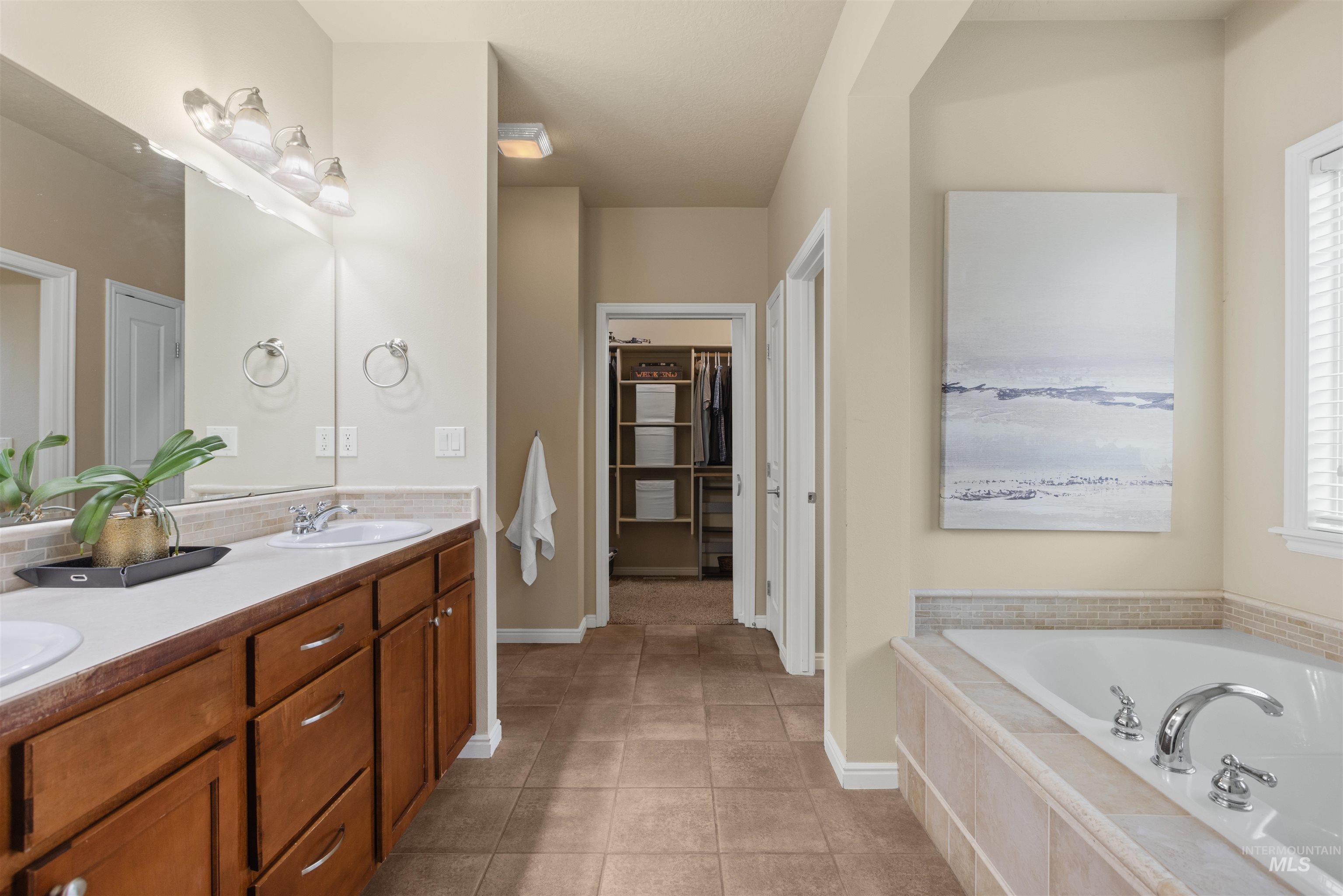 891 E Silver Torch St, Meridian, Idaho 83646, 5 Bedrooms, 2.5 Bathrooms, Residential For Sale, Price $699,000,MLS 98980508