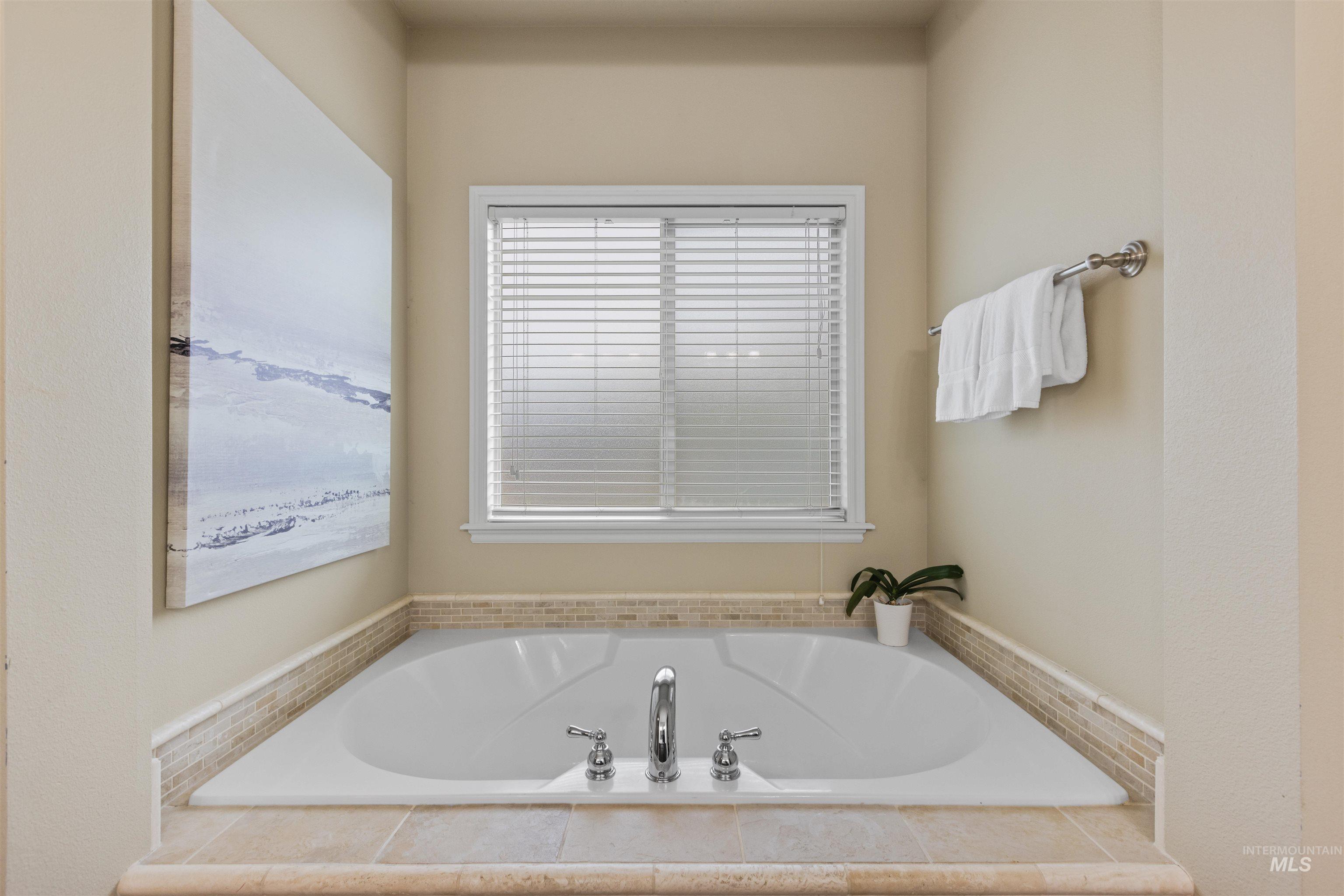 891 E Silver Torch St, Meridian, Idaho 83646, 5 Bedrooms, 2.5 Bathrooms, Residential For Sale, Price $699,000,MLS 98980508