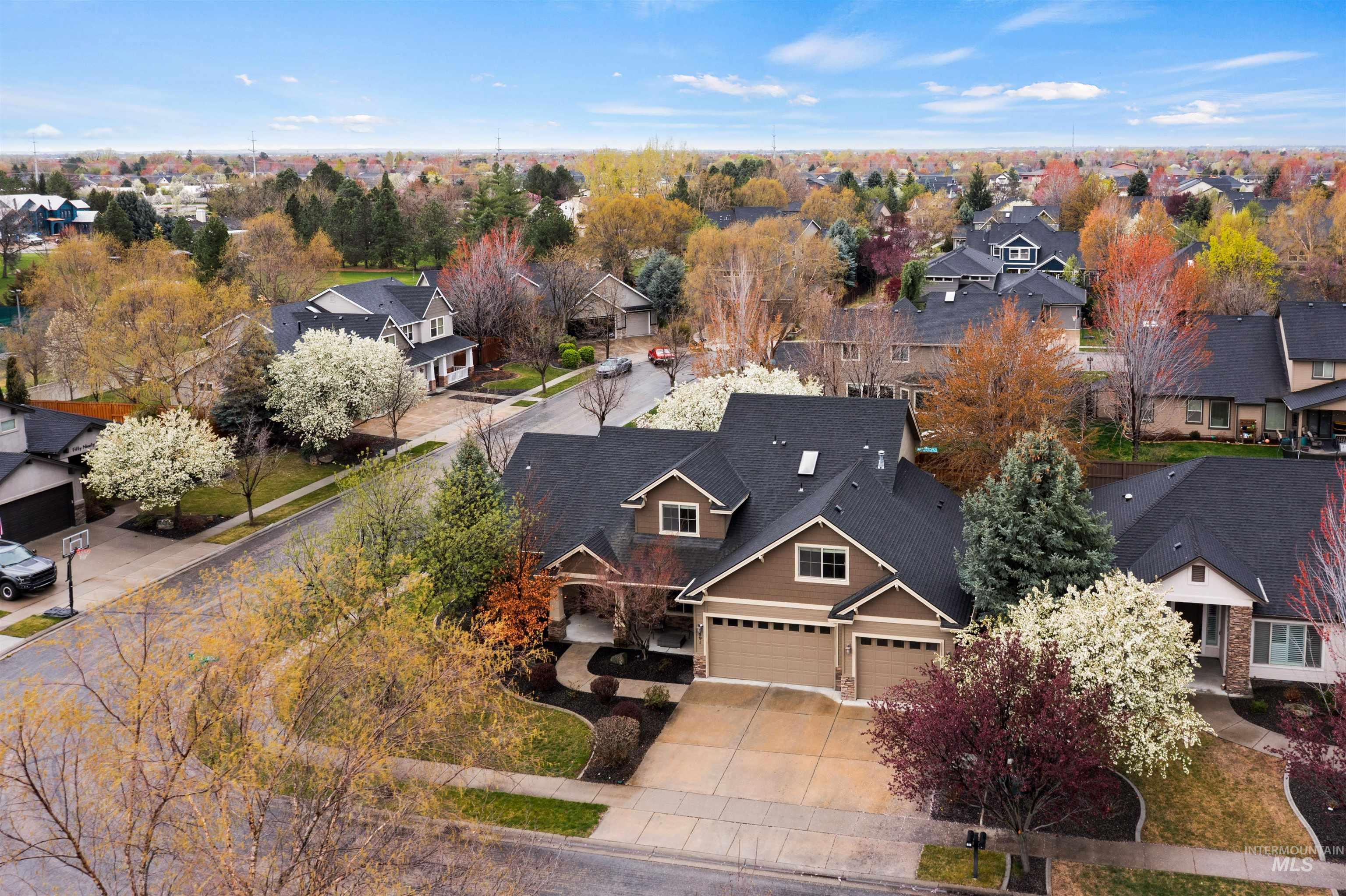 891 E Silver Torch St, Meridian, Idaho 83646, 5 Bedrooms, 2.5 Bathrooms, Residential For Sale, Price $699,000,MLS 98980508