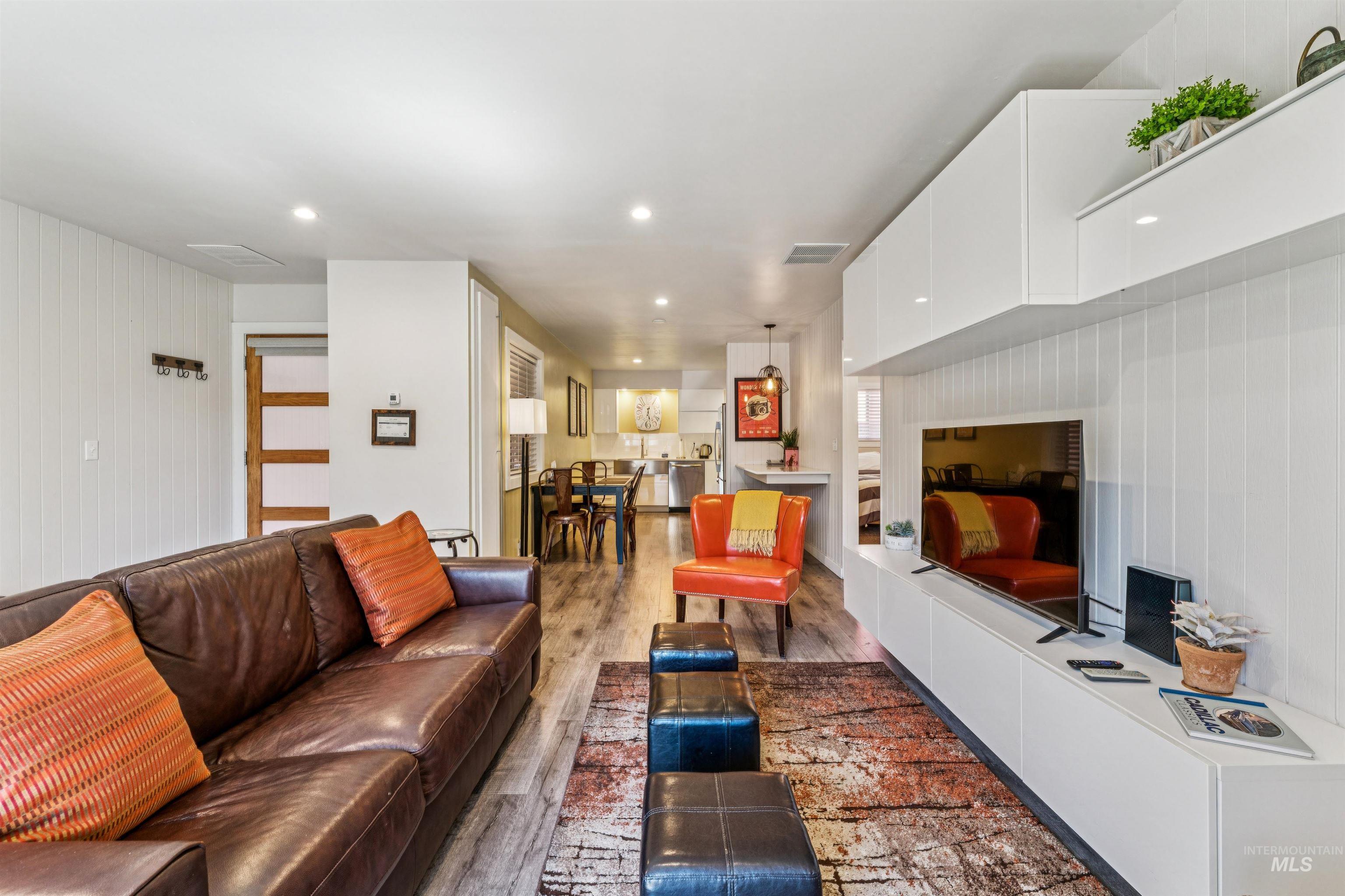 925 N 9th Street, Boise, Idaho 83702, 1 Bedroom, 1 Bathroom, Residential For Sale, Price $369,000,MLS 98980510