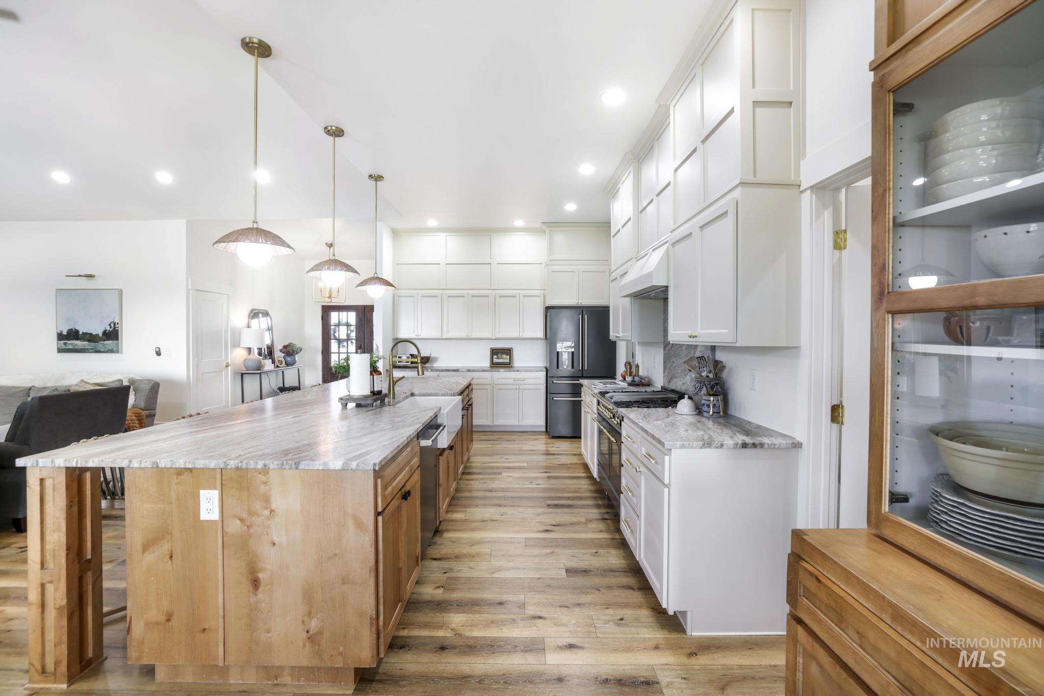 2233 E 3100 S, Wendell, Idaho 83355, 5 Bedrooms, 3.5 Bathrooms, Residential For Sale, Price $999,900,MLS 98980511