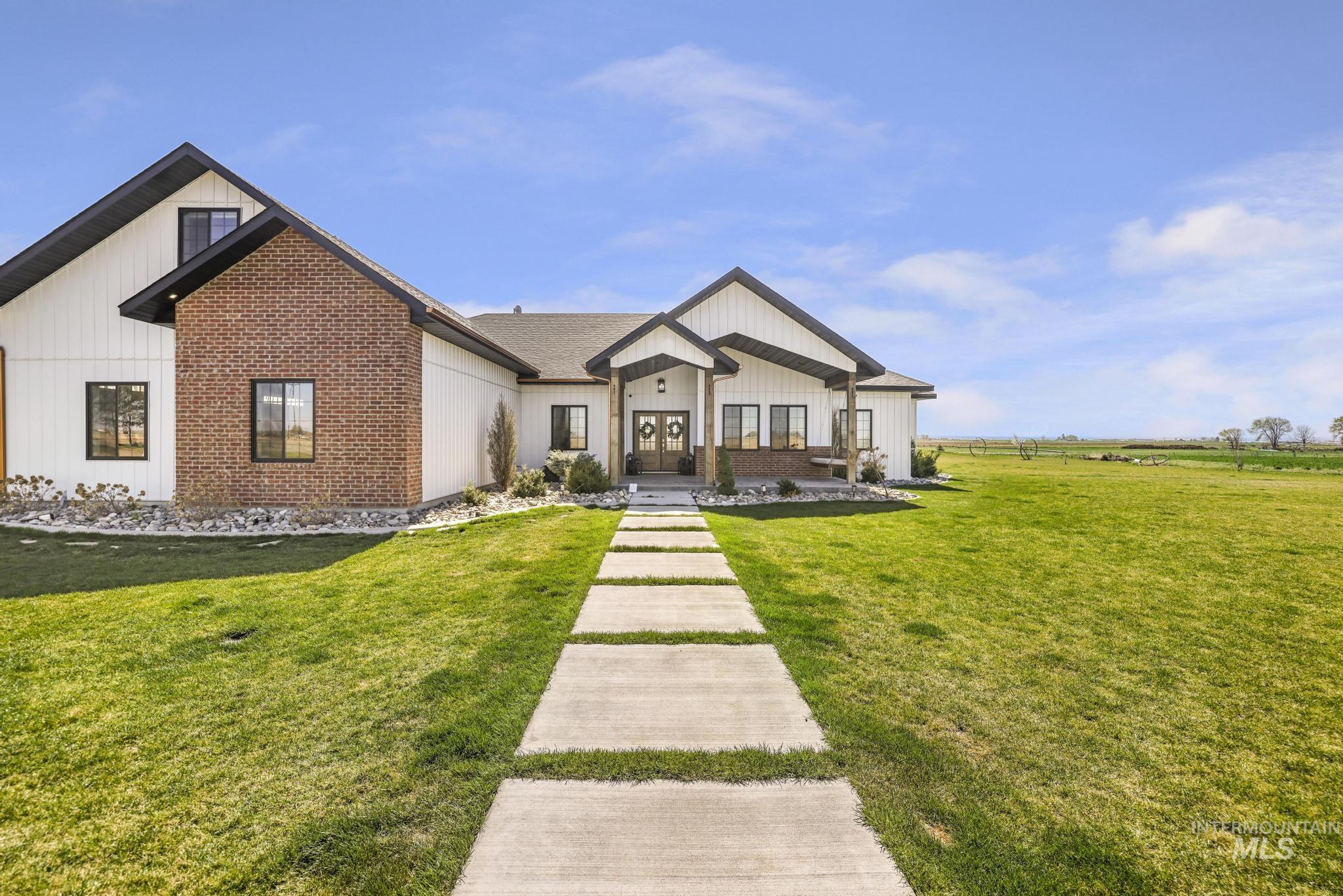 2233 E 3100 S, Wendell, Idaho 83355, 5 Bedrooms, 3.5 Bathrooms, Residential For Sale, Price $999,900,MLS 98980511