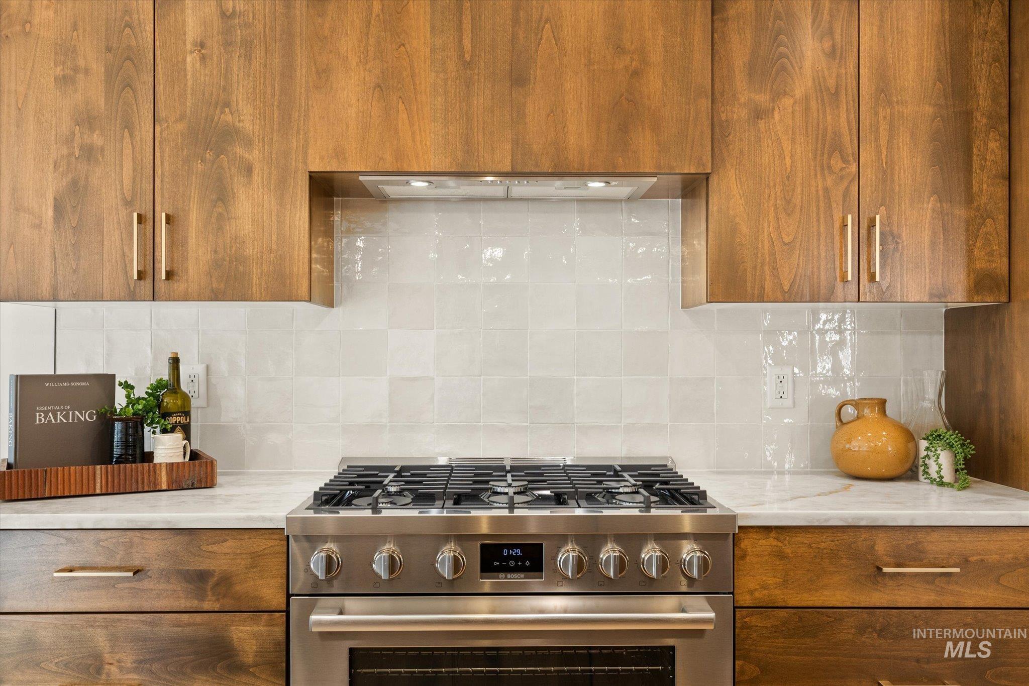 5612 W Grover St, Boise, Idaho 83705, 3 Bedrooms, 2.5 Bathrooms, Residential For Sale, Price $749,900,MLS 98980512