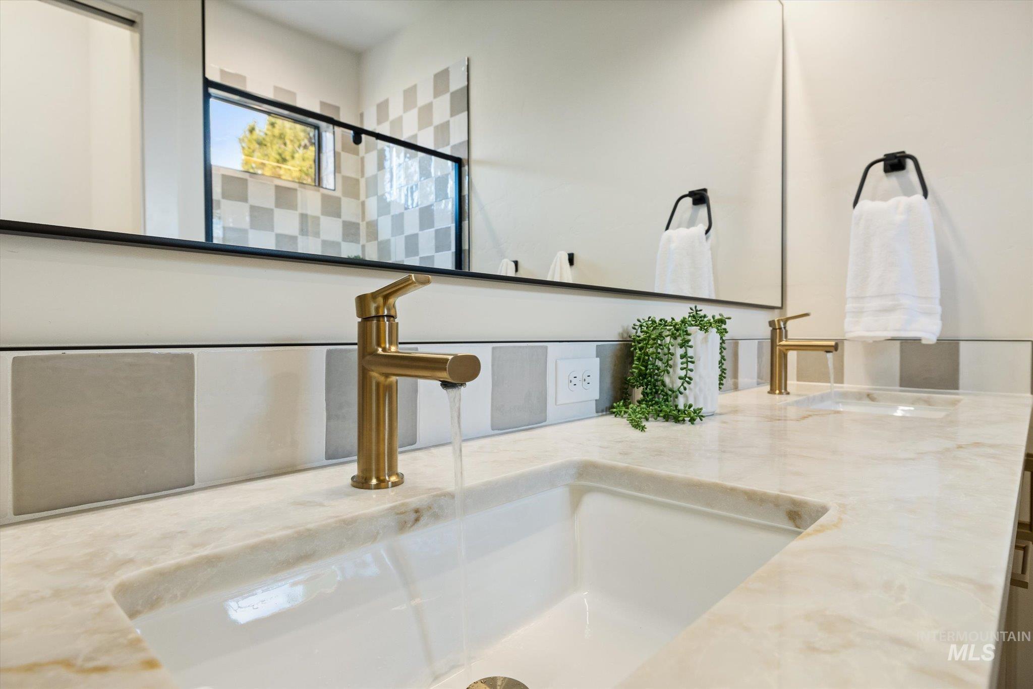 5612 W Grover St, Boise, Idaho 83705, 3 Bedrooms, 2.5 Bathrooms, Residential For Sale, Price $749,900,MLS 98980512