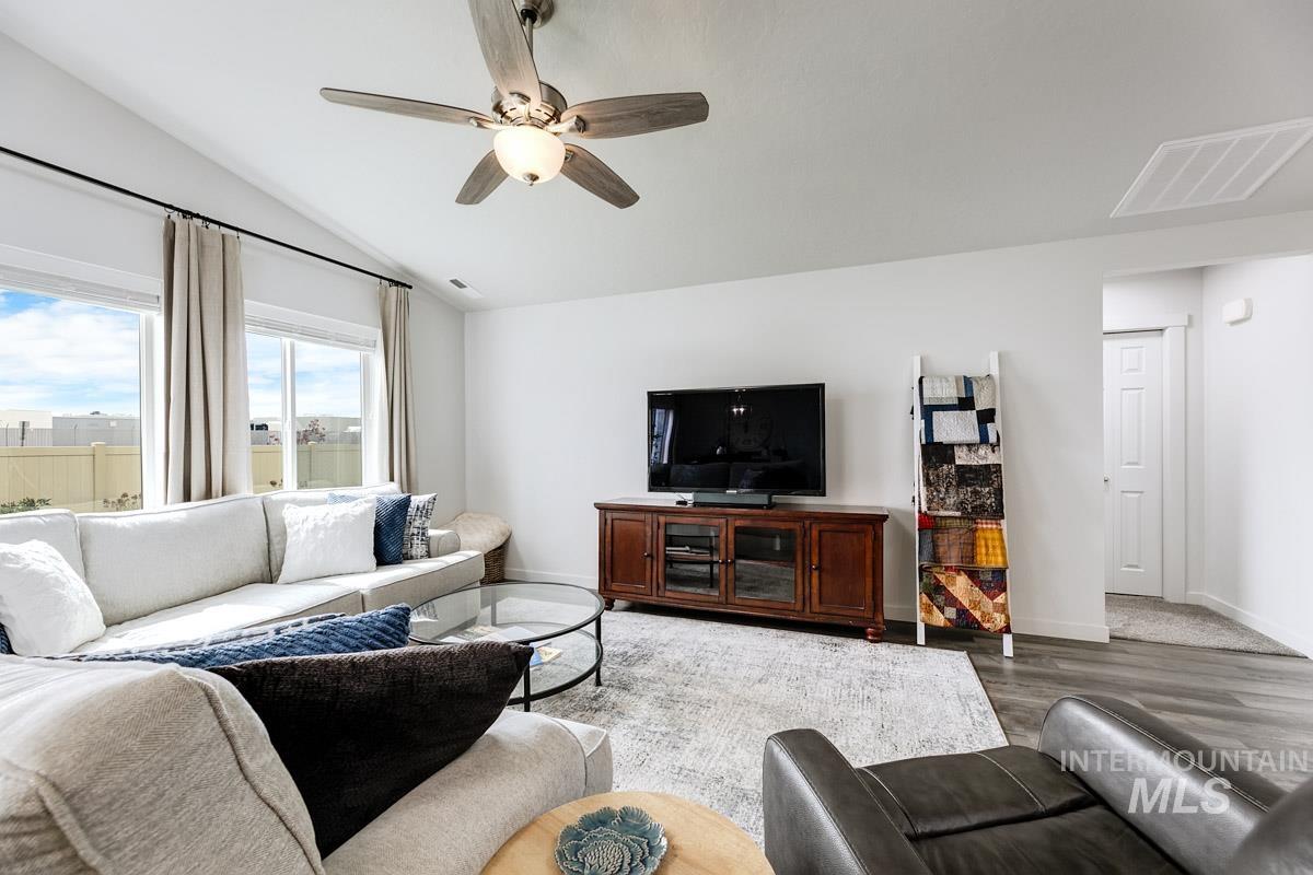 5206 Clearfield Ct, Caldwell, Idaho 83605, 3 Bedrooms, 2 Bathrooms, Residential For Sale, Price $414,900,MLS 98980514