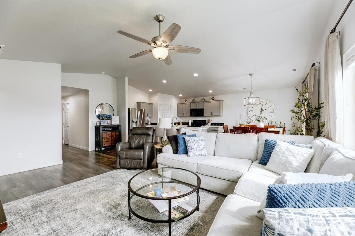 5206 Clearfield Ct, Caldwell, Idaho 83605, 3 Bedrooms, 2 Bathrooms, Residential For Sale, Price $414,900,MLS 98980514