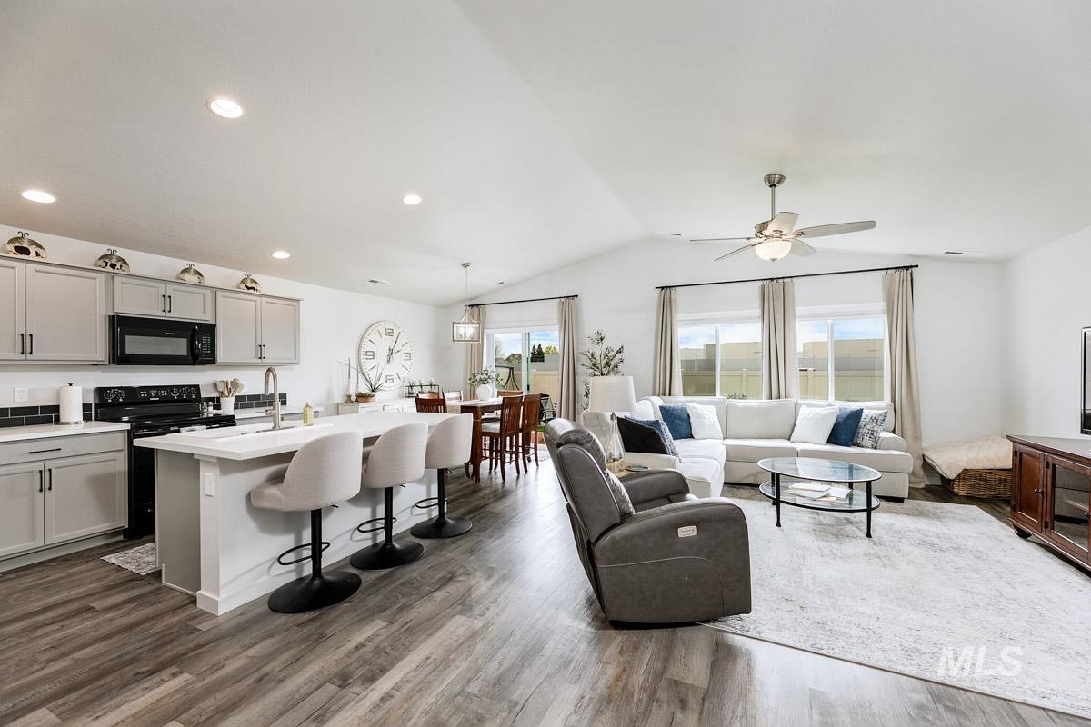 5206 Clearfield Ct, Caldwell, Idaho 83605, 3 Bedrooms, 2 Bathrooms, Residential For Sale, Price $414,900,MLS 98980514